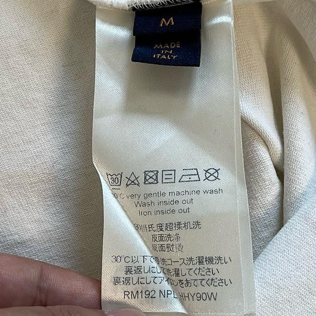 Louis Vuitton Louis Vuitton Distorted Logo T-Shirt Size M Size US M / EU 48-50 / 2 - 4 Thumbnail