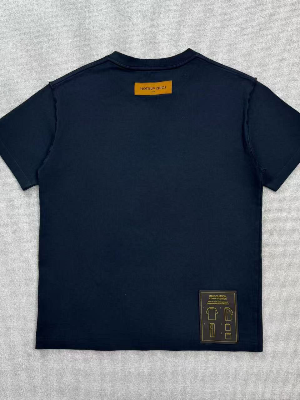 Louis Vuitton Louis Vuitton Staples Edition Logo T-Shirt Size S Size US S / EU 44-46 / 1 - 2 Thumbnail