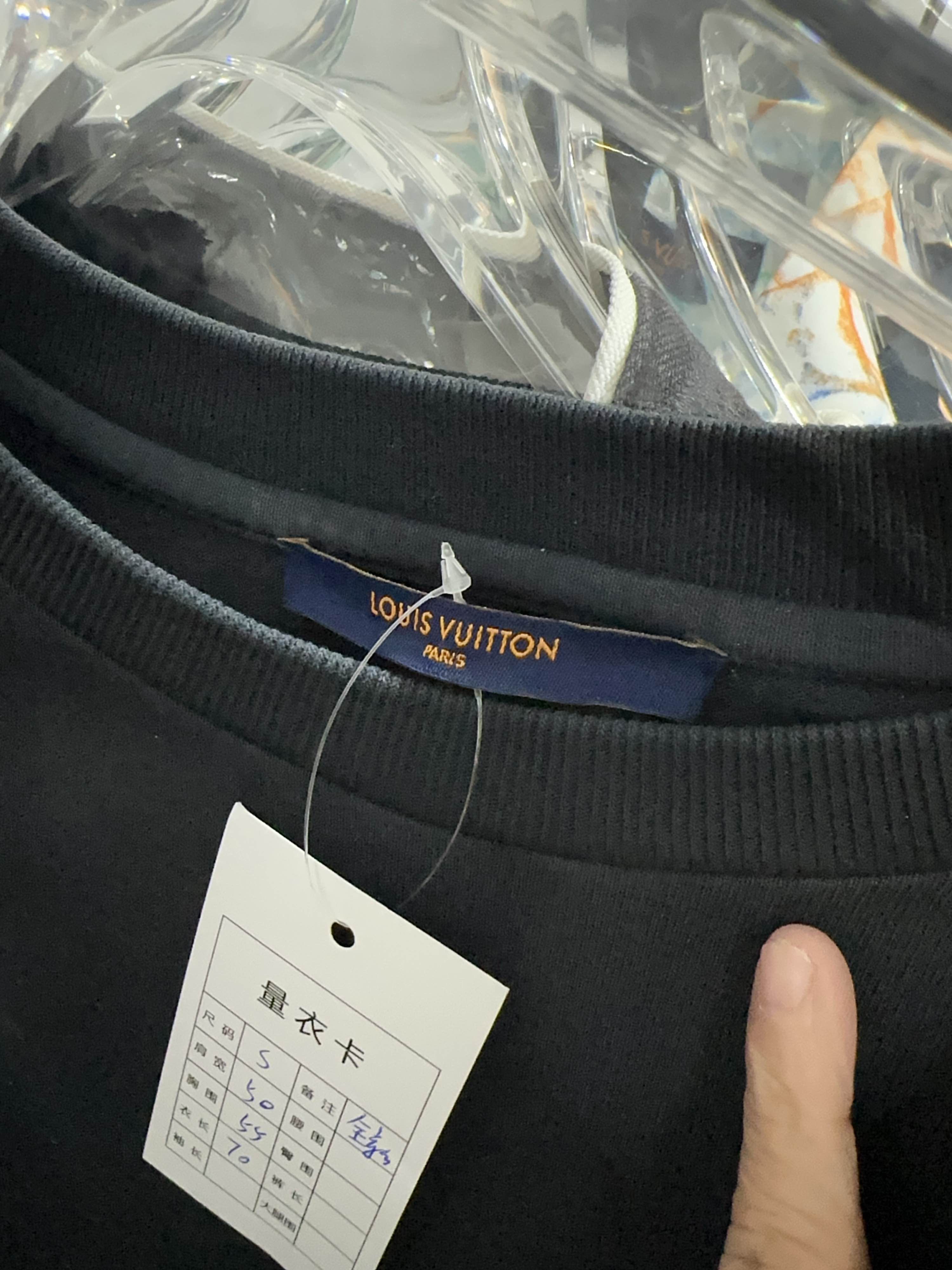 Louis Vuitton Louis Vuitton Staples Edition Logo T-Shirt Size S Size US S / EU 44-46 / 1 - 3 Thumbnail