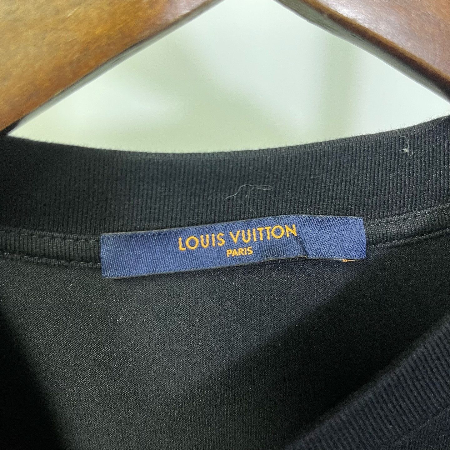 Louis Vuitton Louis Vuitton Graphic Logo T-Shirt Size XS Size US XS / EU 42 / 0 - 3 Thumbnail