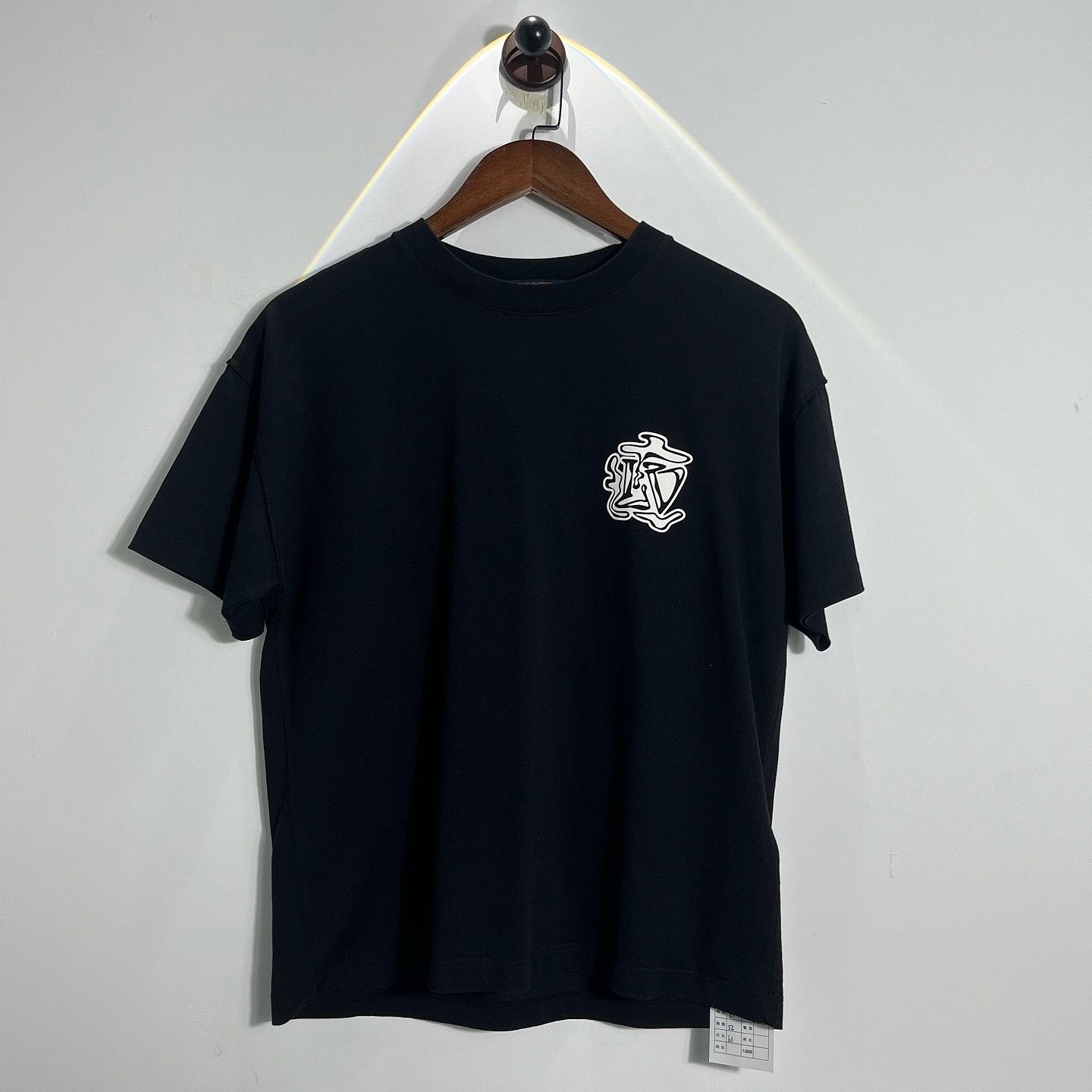 Louis Vuitton Louis Vuitton Graphic Logo T-Shirt Size XS Size US XS / EU 42 / 0 - 6 Thumbnail