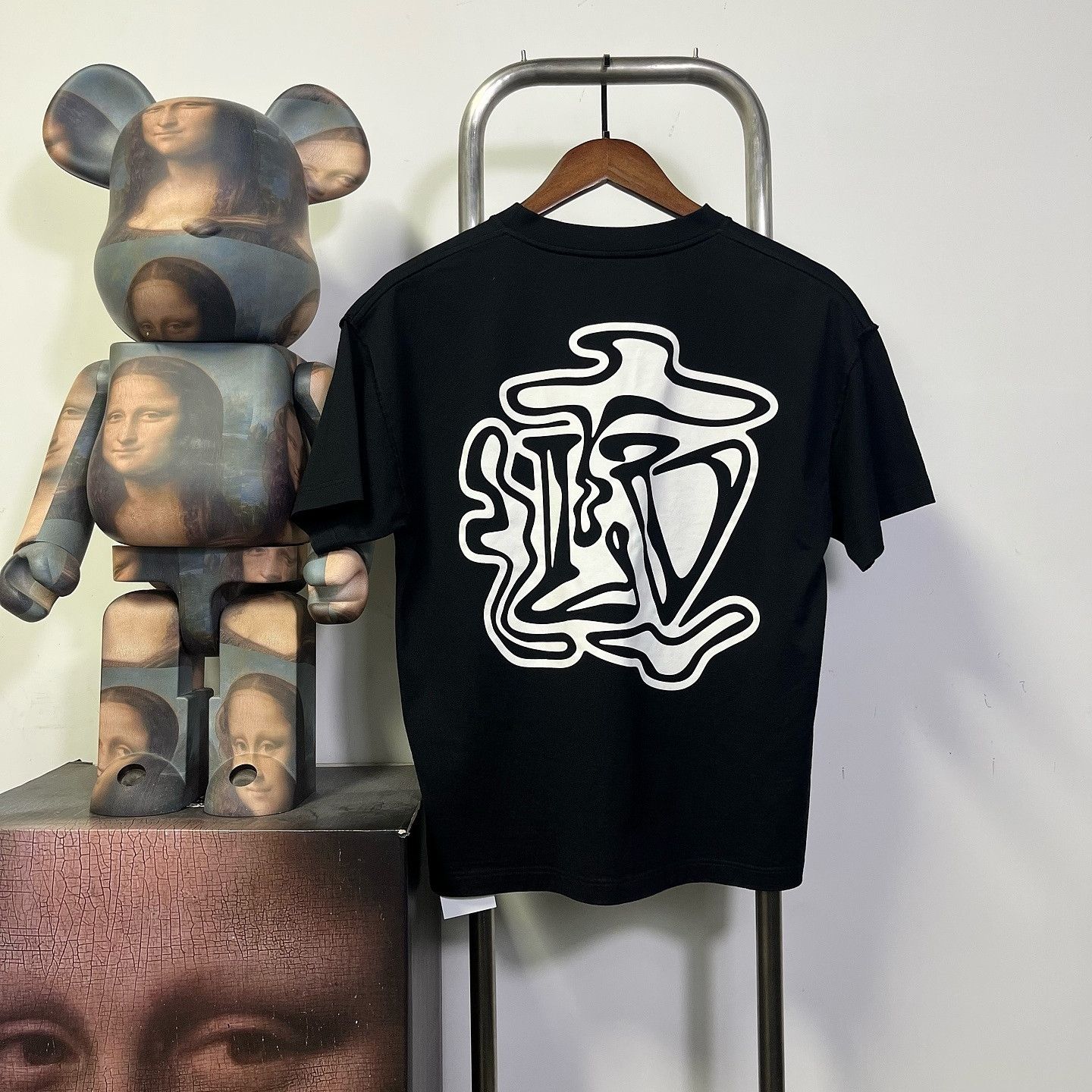 Louis Vuitton Louis Vuitton Graphic Logo T-Shirt Size XS Size US XS / EU 42 / 0 - 2 Thumbnail