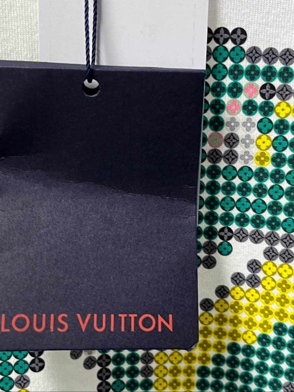 Louis Vuitton Louis Vuitton Dragon Graphic T-Shirt Size XS Size US XS / EU 42 / 0 - 5 Thumbnail