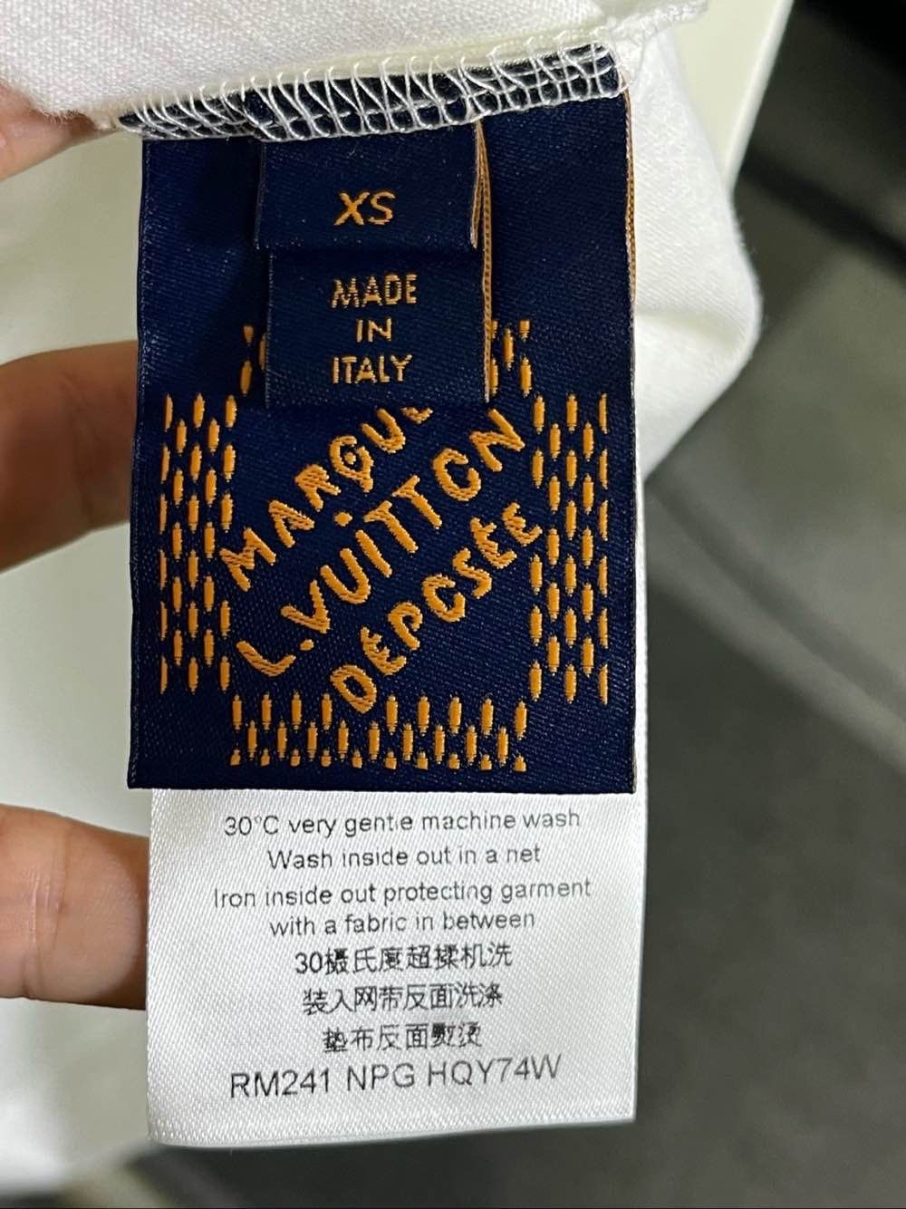 Louis Vuitton Louis Vuitton Dragon Graphic T-Shirt Size XS Size US XS / EU 42 / 0 - 4 Thumbnail