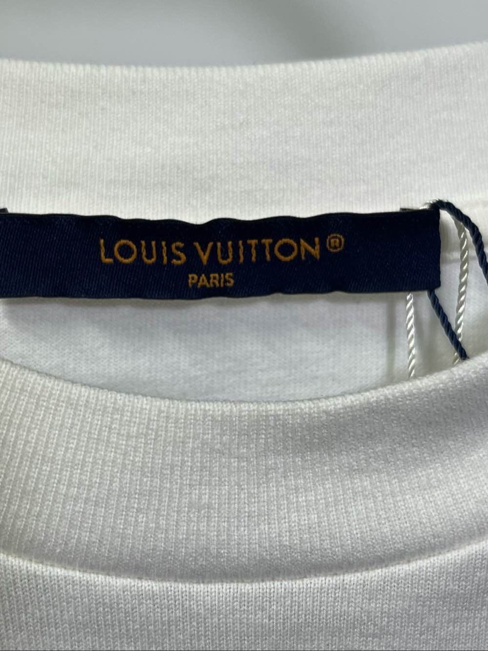 Louis Vuitton Louis Vuitton Dragon Graphic T-Shirt Size XS Size US XS / EU 42 / 0 - 3 Thumbnail