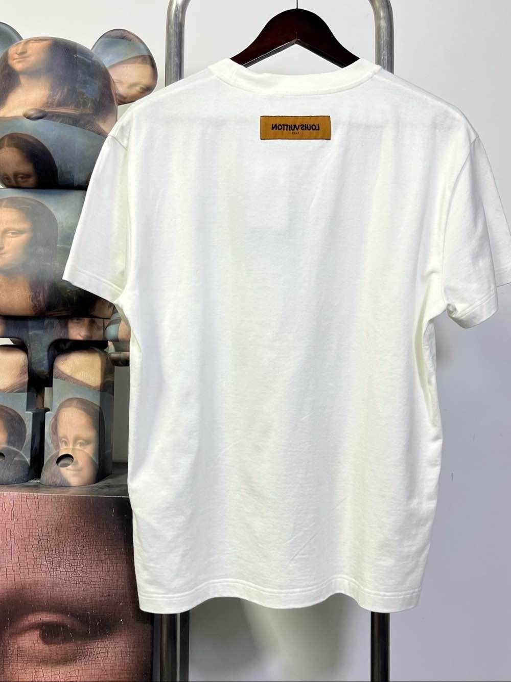 Louis Vuitton Louis Vuitton Dragon Graphic T-Shirt Size XS Size US XS / EU 42 / 0 - 2 Thumbnail