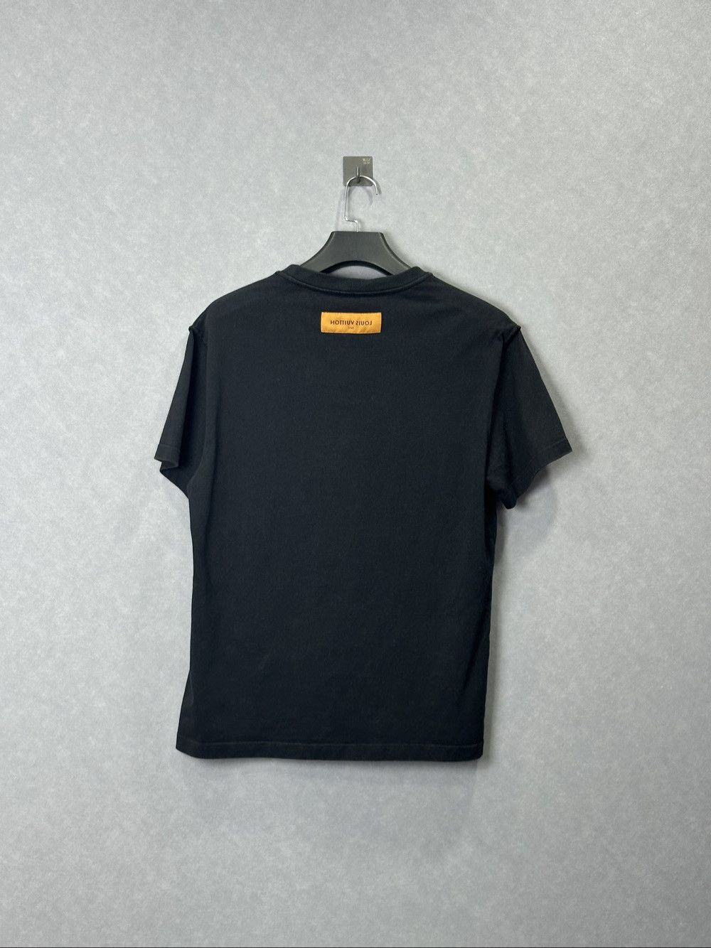 Louis Vuitton Louis Vuitton Textured Pocket T-Shirt Size L Size US L / EU 52-54 / 3 - 2 Thumbnail