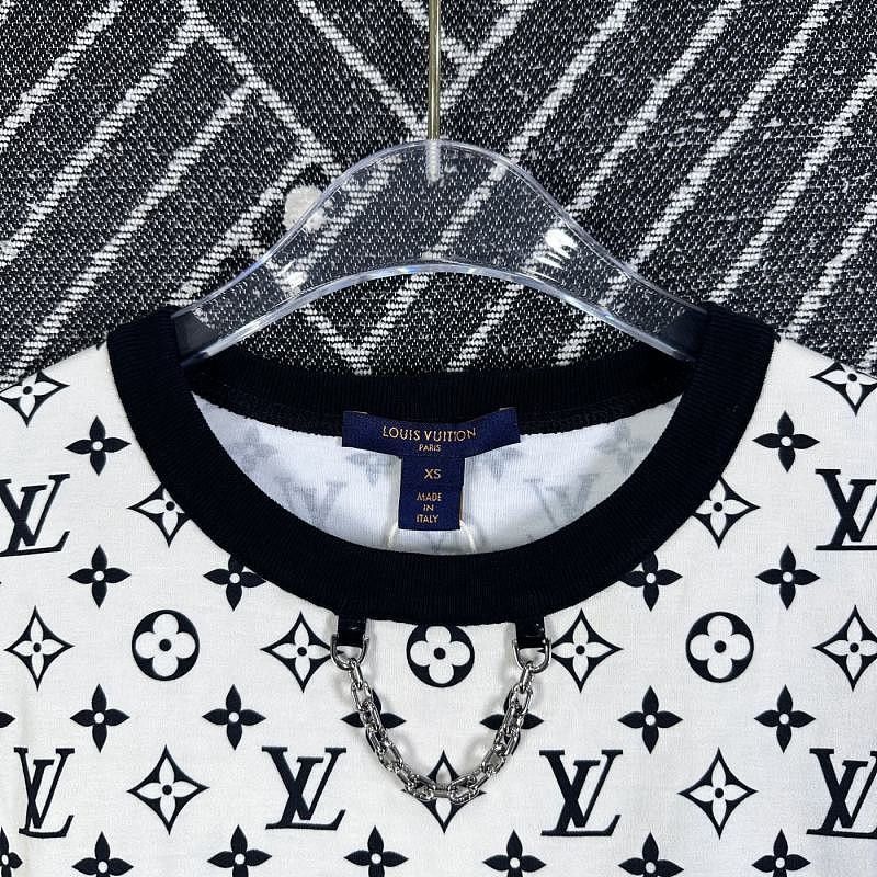 Louis Vuitton Louis Vuitton Monogram Chain T-Shirt Size XS Size XS / US 0-2 / IT 36-38 - 5 Thumbnail
