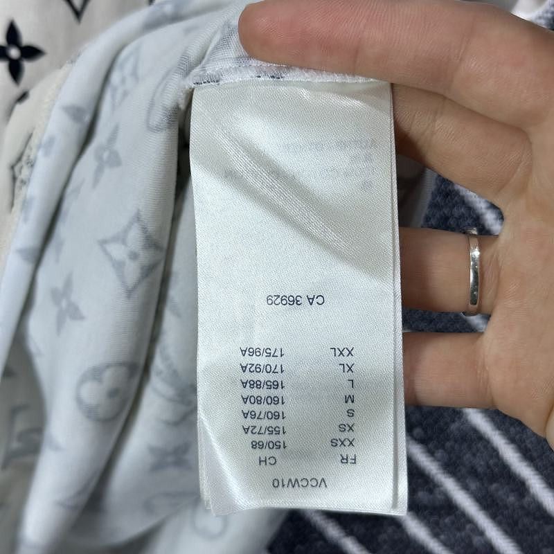 Louis Vuitton Louis Vuitton Monogram Chain T-Shirt Size XS Size XS / US 0-2 / IT 36-38 - 4 Thumbnail