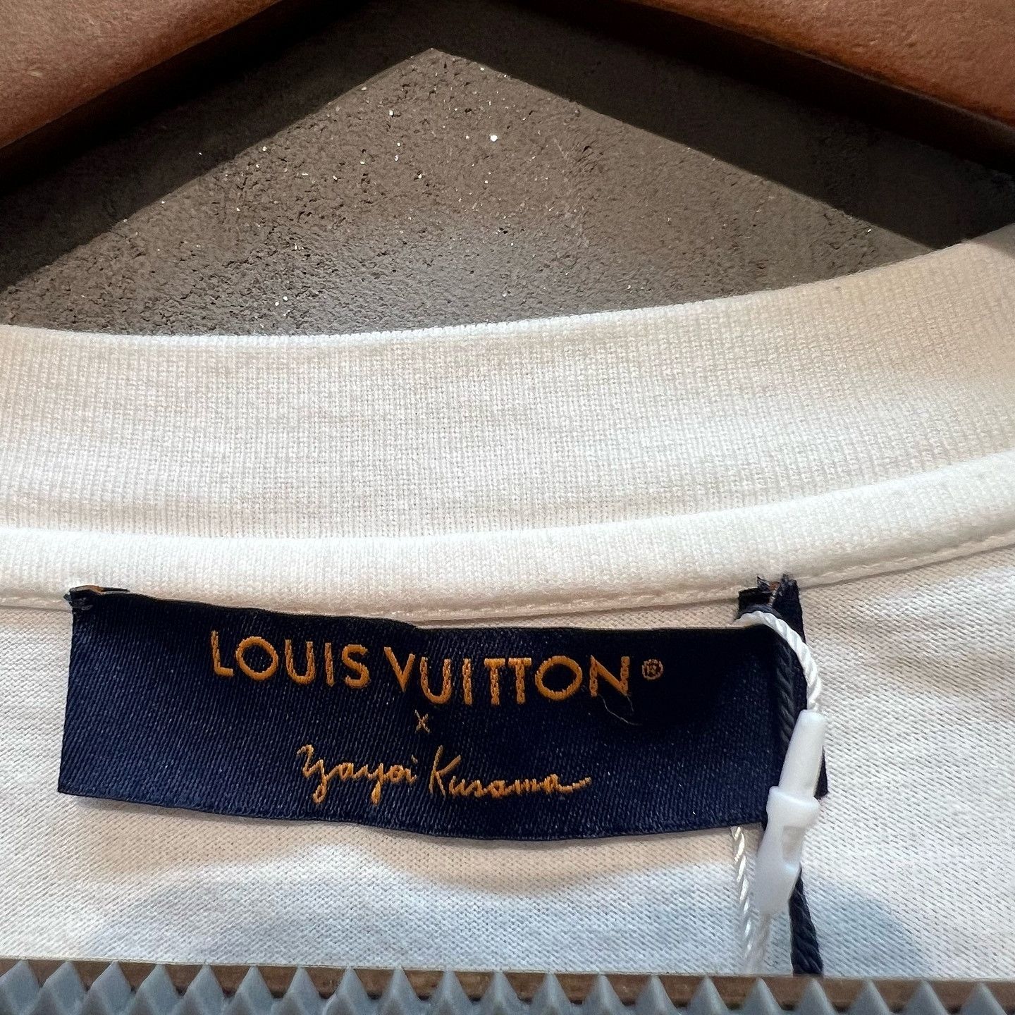 Louis Vuitton Louis Vuitton x Yayoi Kusama Printed T-Shirt Size XXL Size US XXL / EU 58 / 5 - 3 Thumbnail
