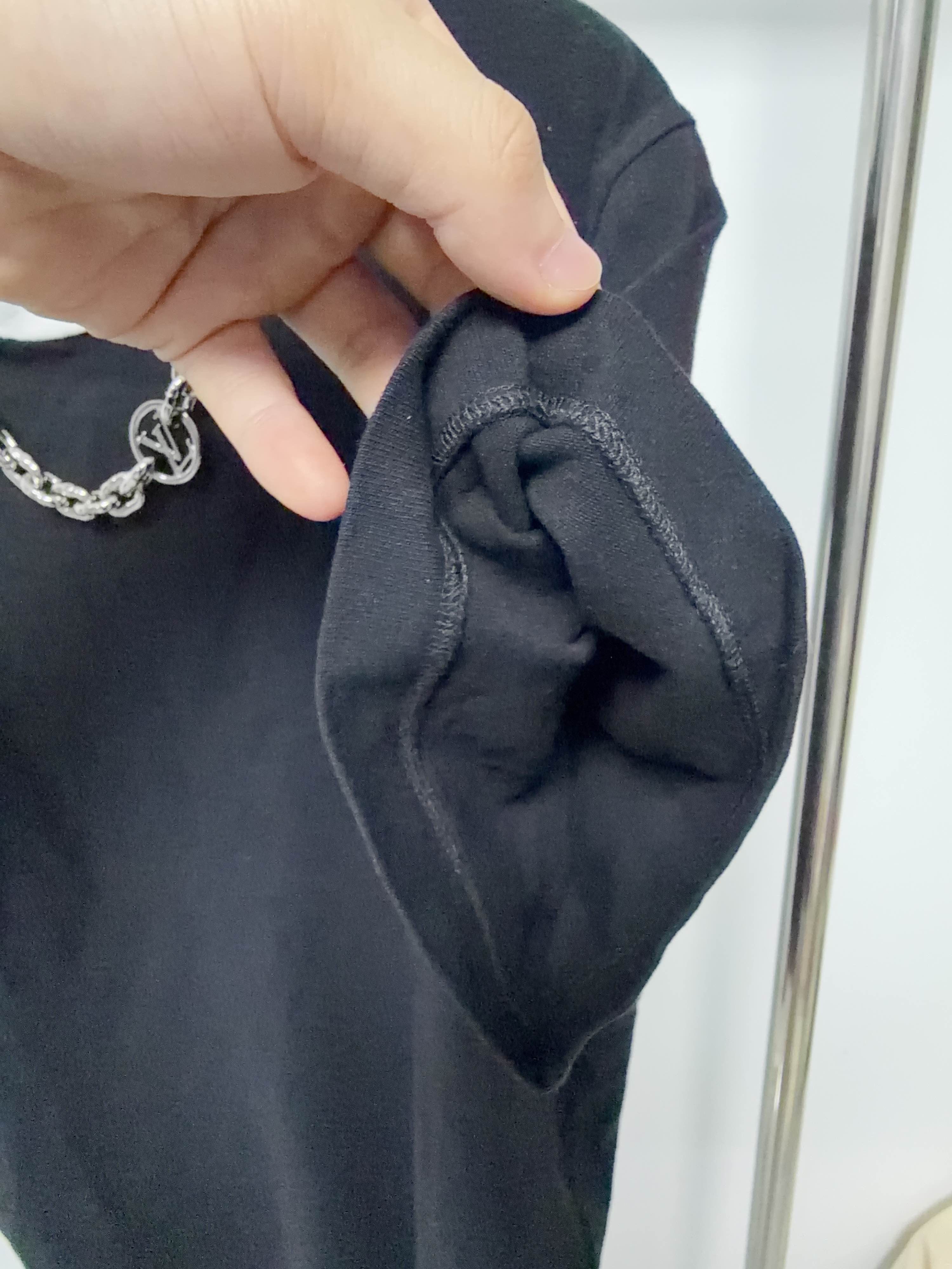 Louis Vuitton Louis Vuitton Chain Detail T-Shirt Size S Size S / US 4 / IT 40 - 9 Thumbnail