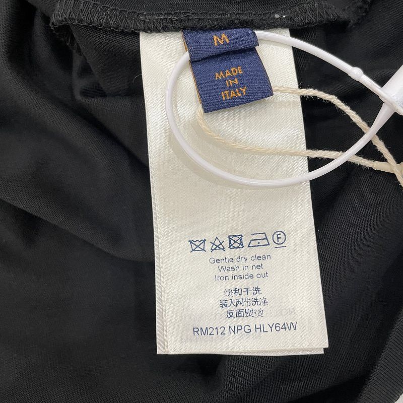 Louis Vuitton Louis Vuitton Embossed Logo Cotton T-Shirt Size M Size US M / EU 48-50 / 2 - 4 Thumbnail