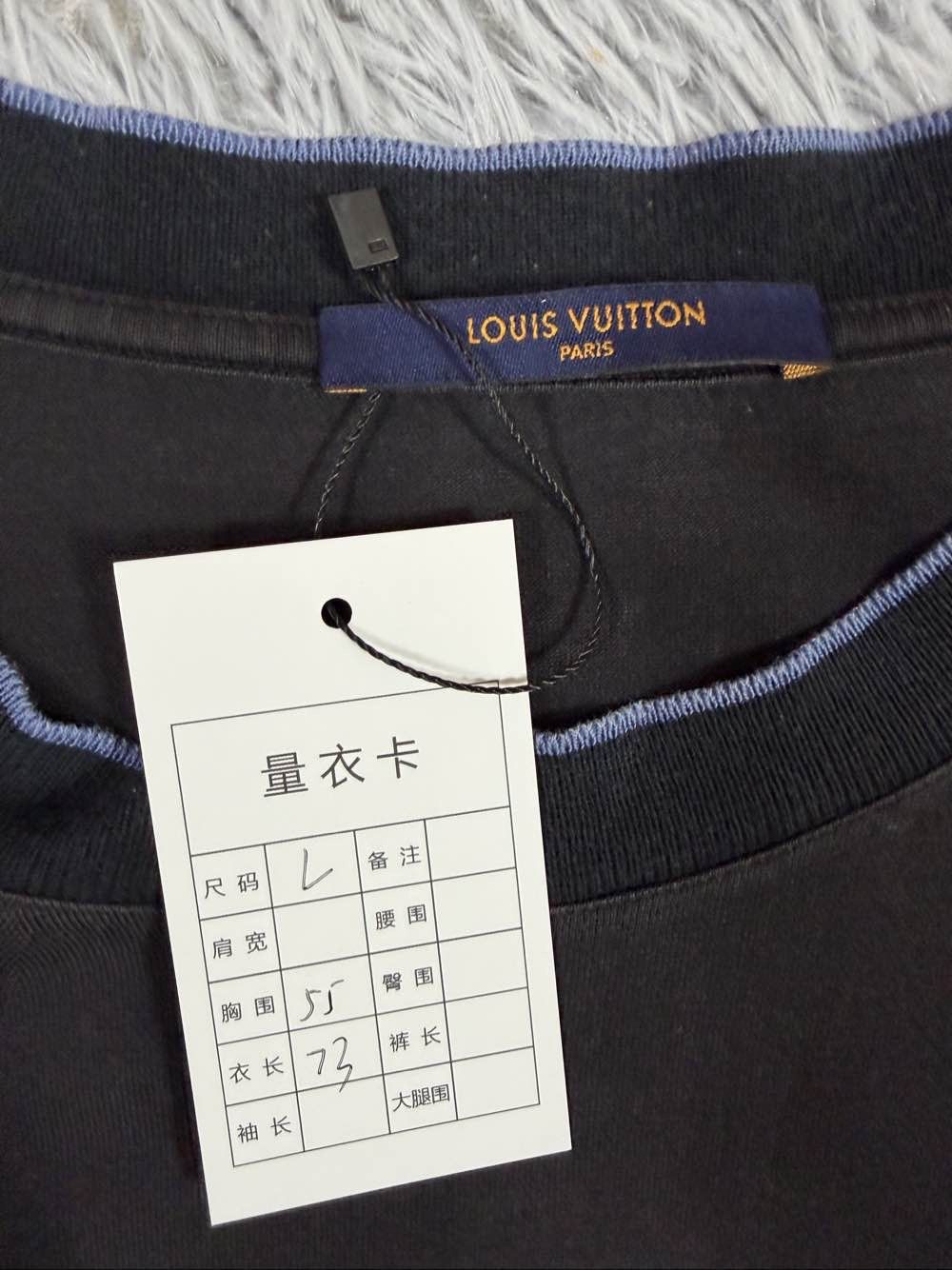 Louis Vuitton Louis Vuitton Logo T-Shirt Size L Size US L / EU 52-54 / 3 - 3 Thumbnail