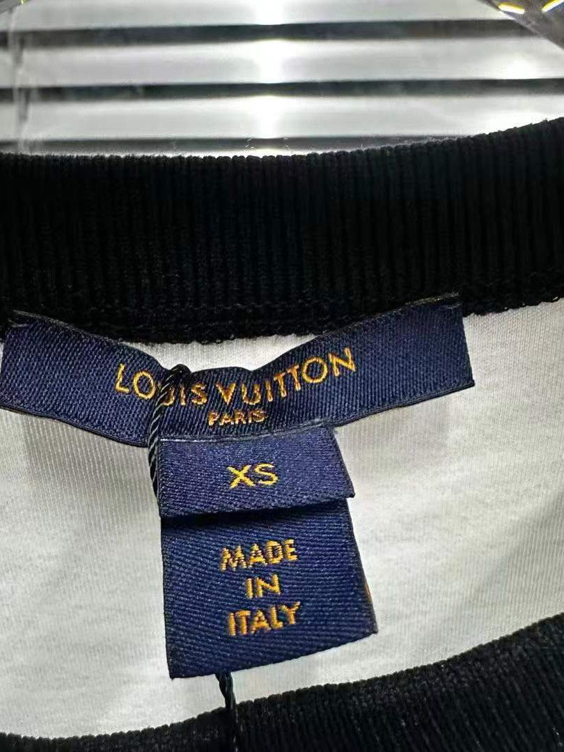 Louis Vuitton Louis Vuitton Logo Print T-Shirt XS Size US XS / EU 42 / 0 - 3 Thumbnail