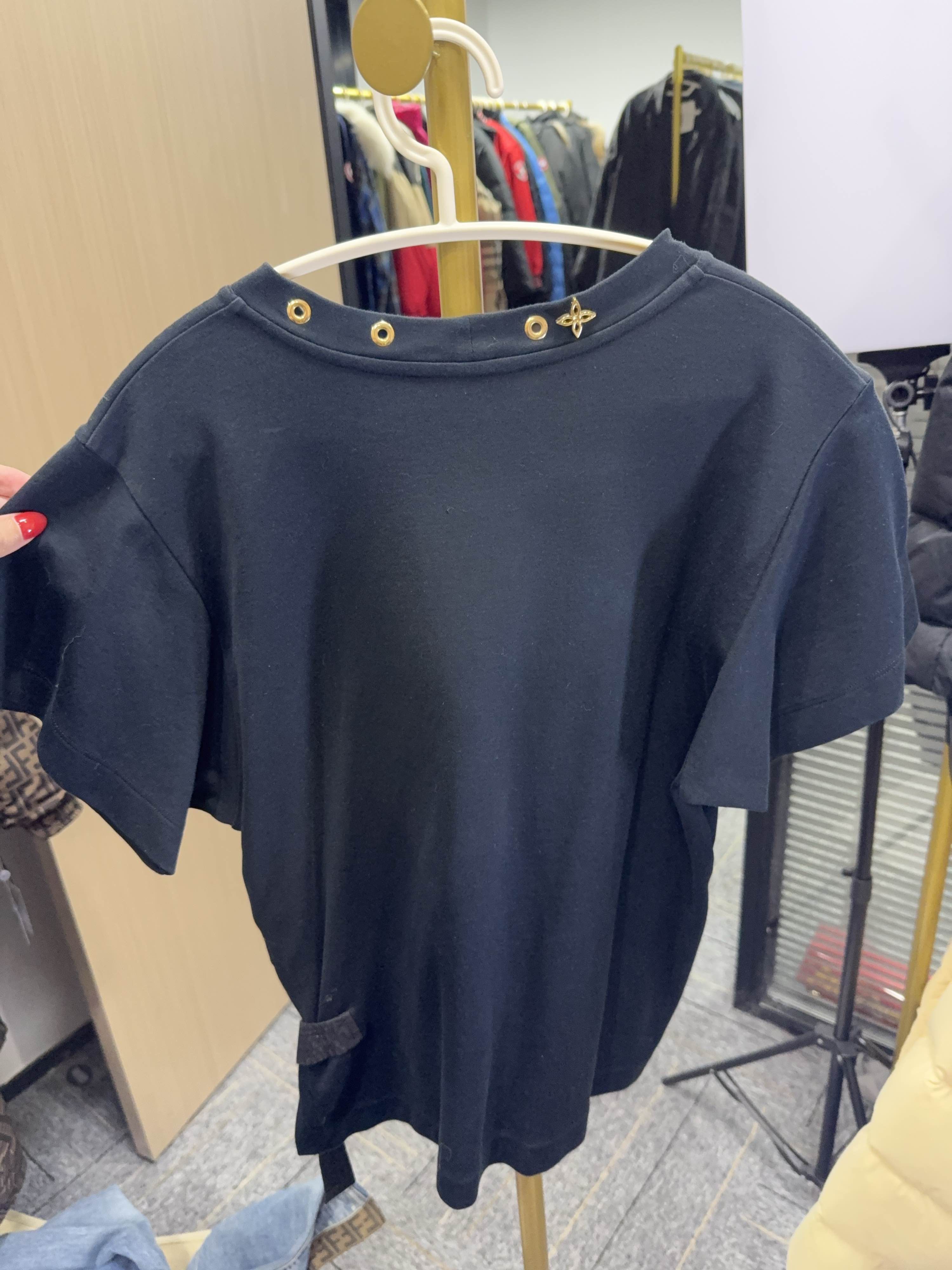 Louis Vuitton Louis Vuitton Side Strap T-Shirt Size S Size S / US 4 / IT 40 - 2 Thumbnail