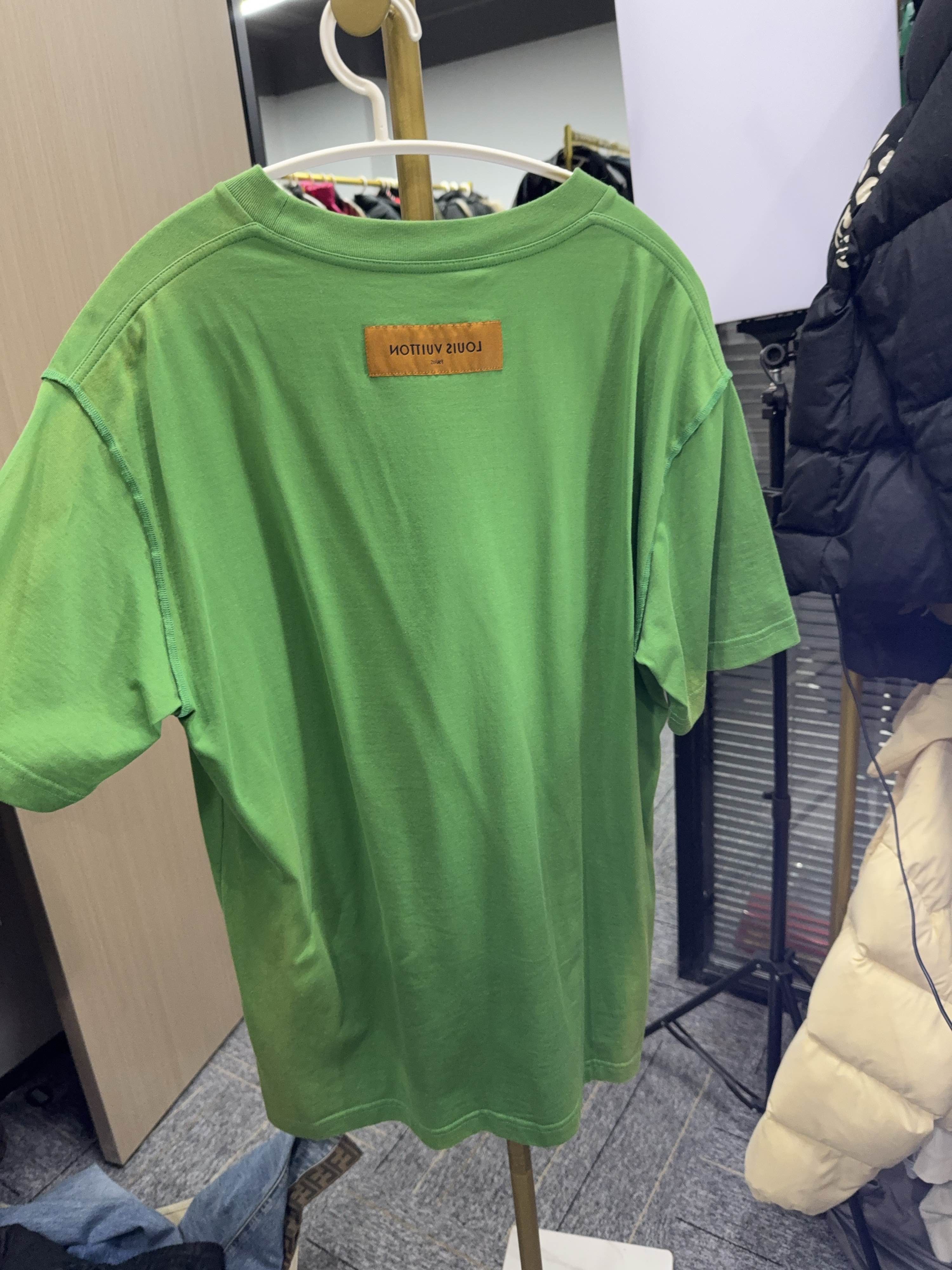 Louis Vuitton Louis Vuitton Logo Embroidered T-Shirt Green Size L Size US L / EU 52-54 / 3 - 2 Thumbnail