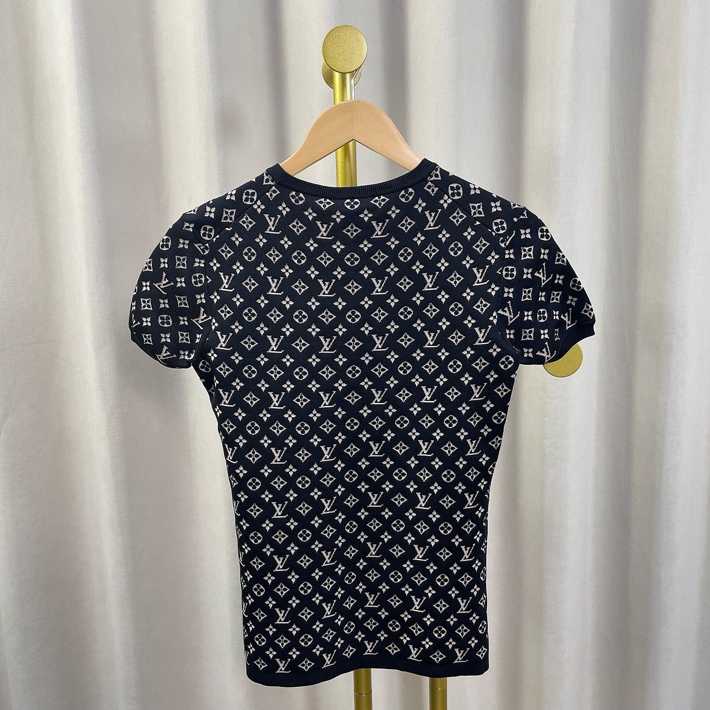 Louis Vuitton Louis Vuitton Monogram Knit Short Sleeve Top Size XS Size XS / US 0-2 / IT 36-38 - 2 Thumbnail