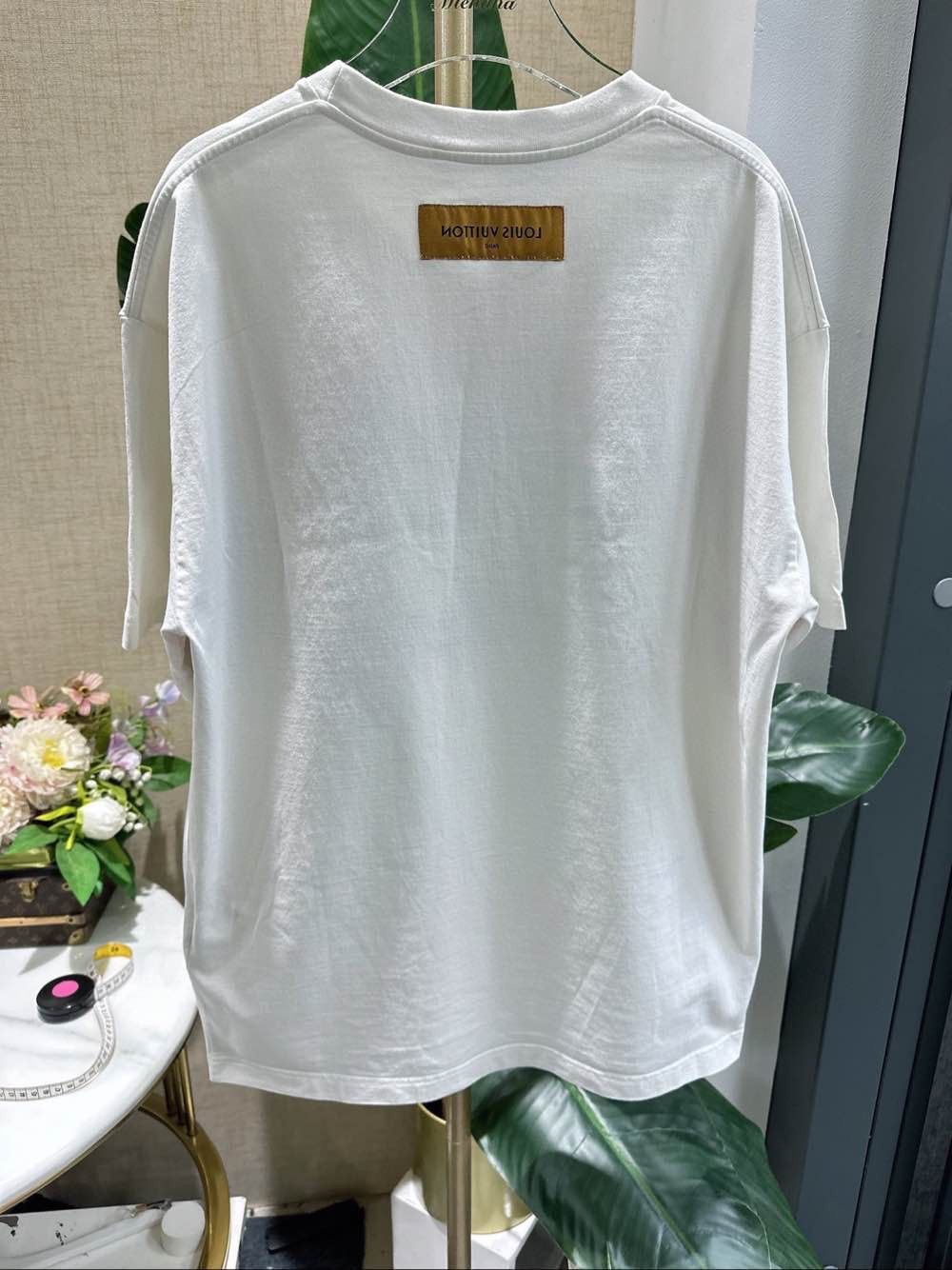 Louis Vuitton Louis Vuitton Graffiti Logo T-Shirt Size M Size US M / EU 48-50 / 2 - 2 Thumbnail