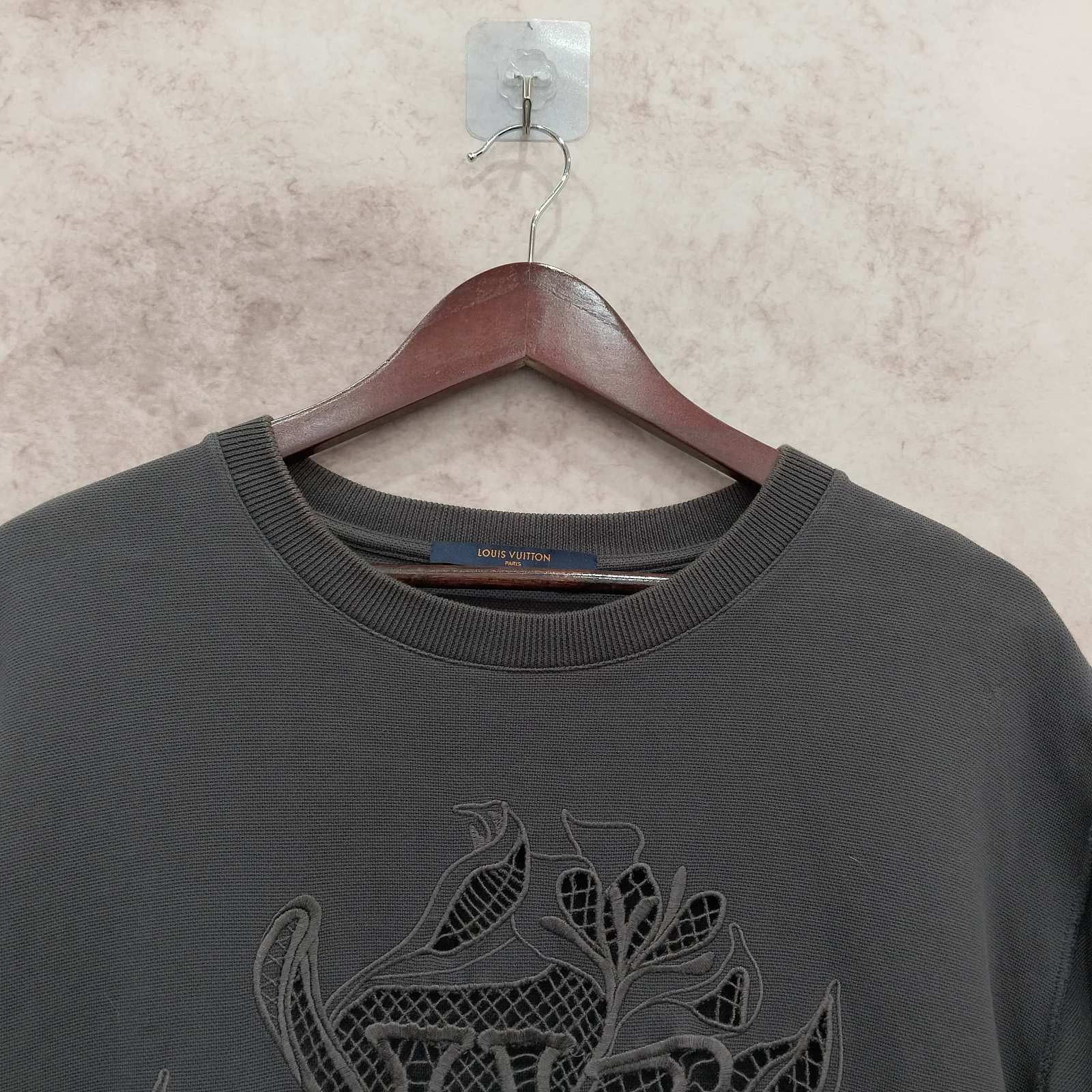 Louis Vuitton Louis Vuitton Embroidered Logo T-Shirt Size M Size US M / EU 48-50 / 2 - 6 Thumbnail