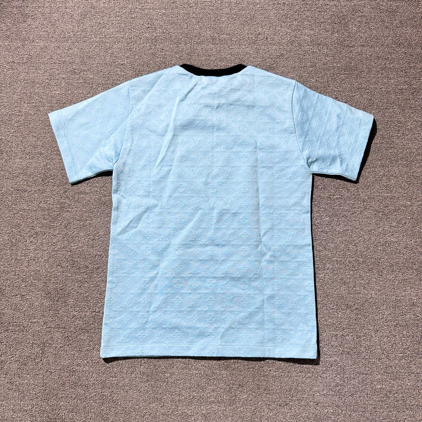 Louis Vuitton Louis Vuitton Monogram Embossed T-Shirt Size S Size S / US 4 / IT 40 - 2 Thumbnail