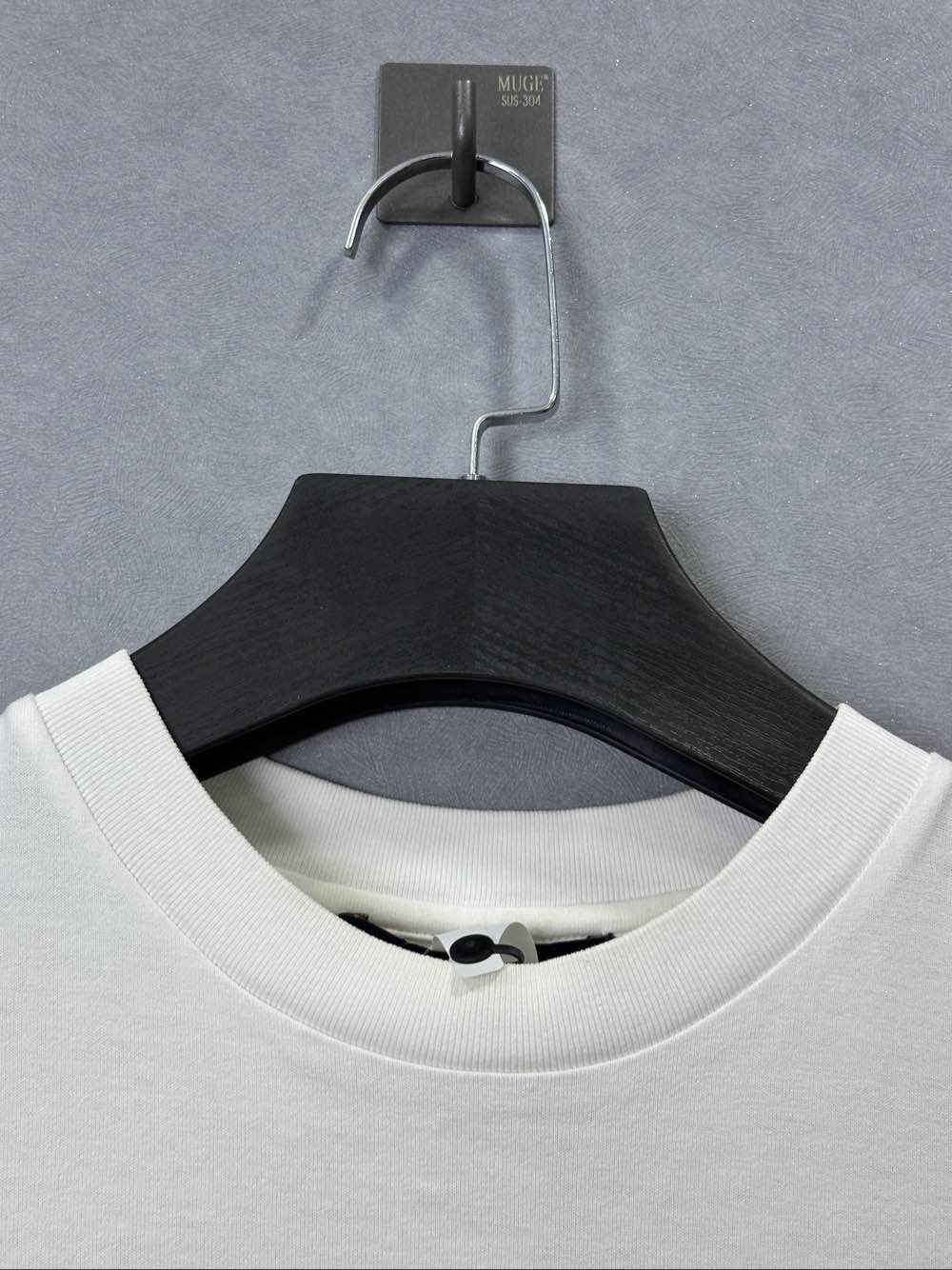 Louis Vuitton Louis Vuitton Dot-to-dot Logo T-Shirt Size S Size US S / EU 44-46 / 1 - 7 Thumbnail