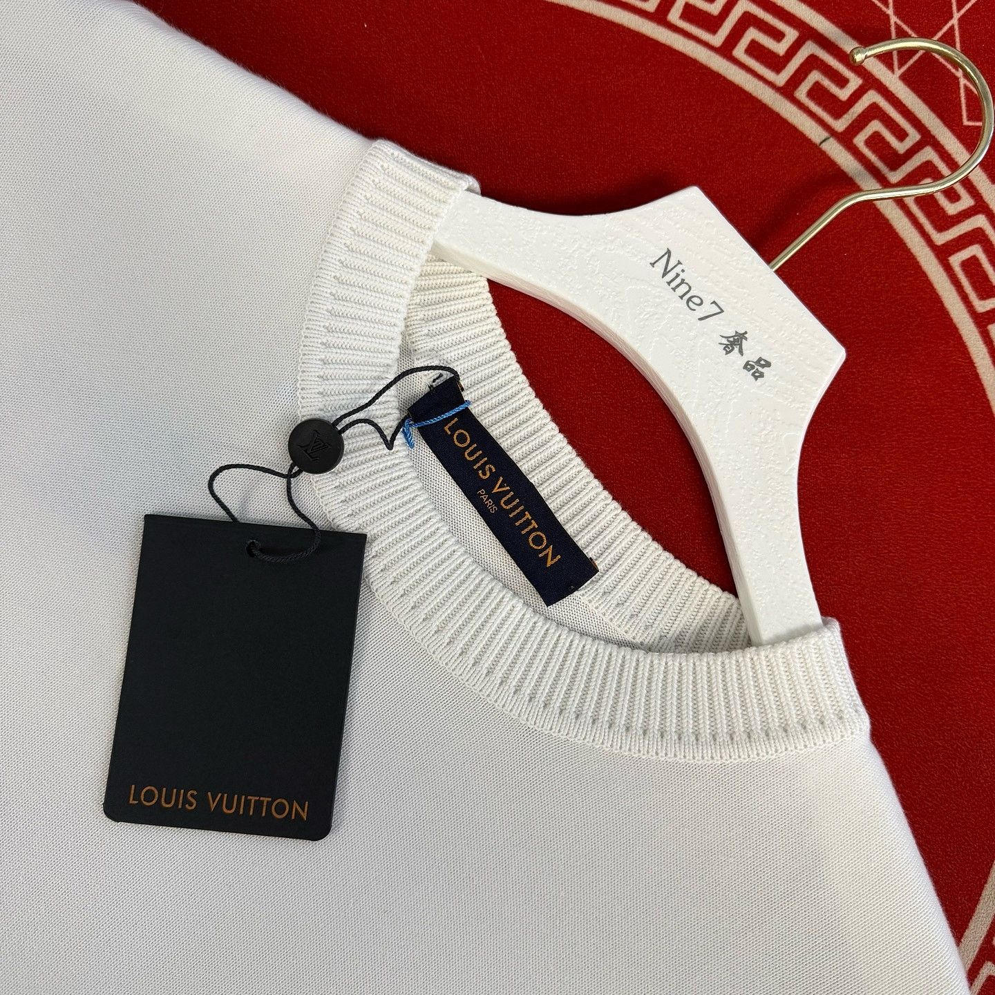 Louis Vuitton Louis Vuitton Logo Embroidered T-Shirt Size S Size US S / EU 44-46 / 1 - 3 Thumbnail