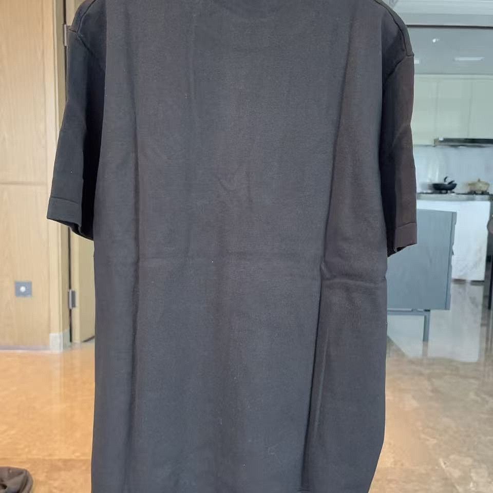 Louis Vuitton Louis Vuitton Logo Print T-Shirt Black Size L Size US L / EU 52-54 / 3 - 2 Thumbnail