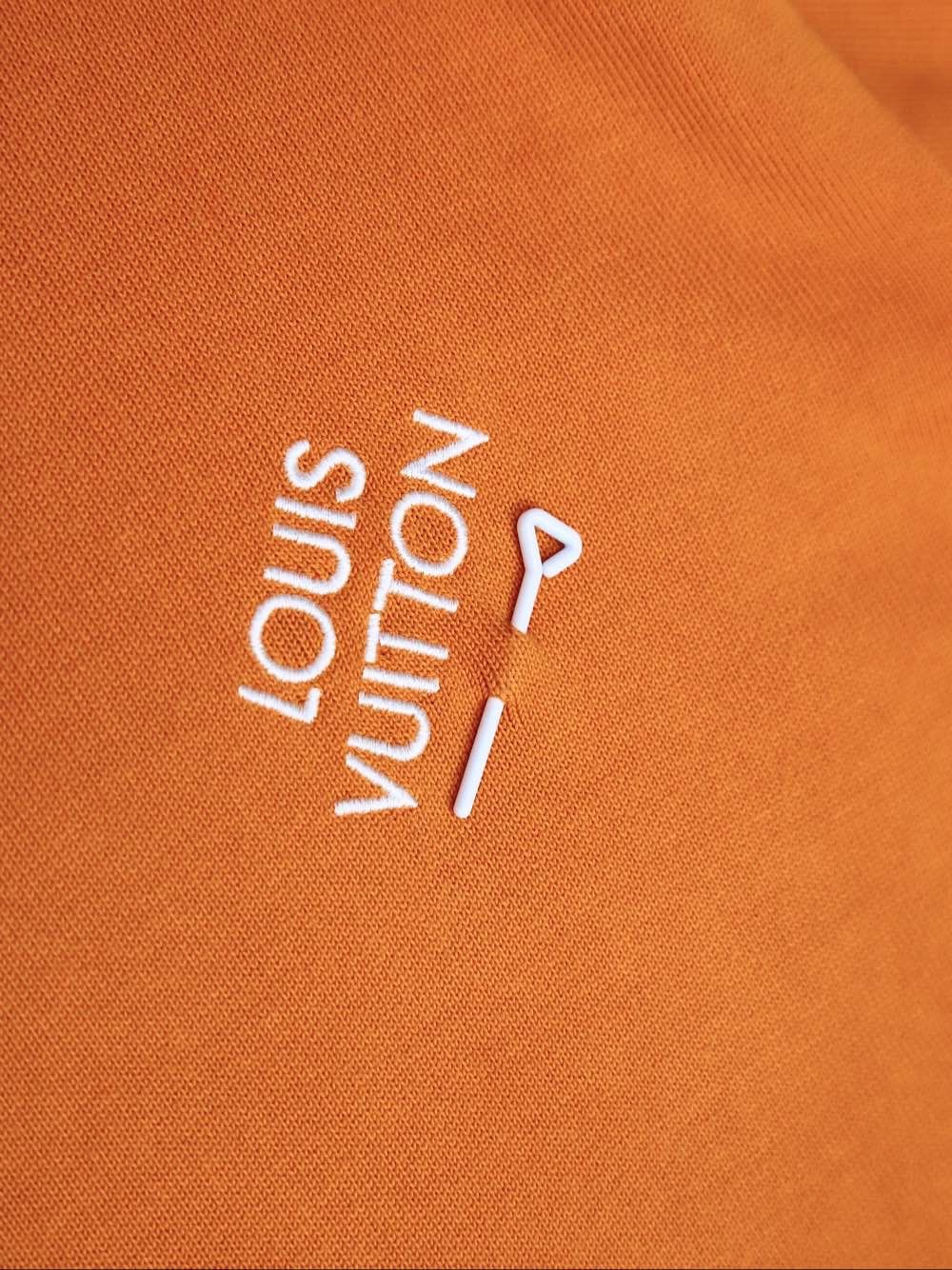Louis Vuitton LOUIS VUITTON Logo Embroidered T-Shirt Size XL Size US XL / EU 56 / 4 - 9 Thumbnail