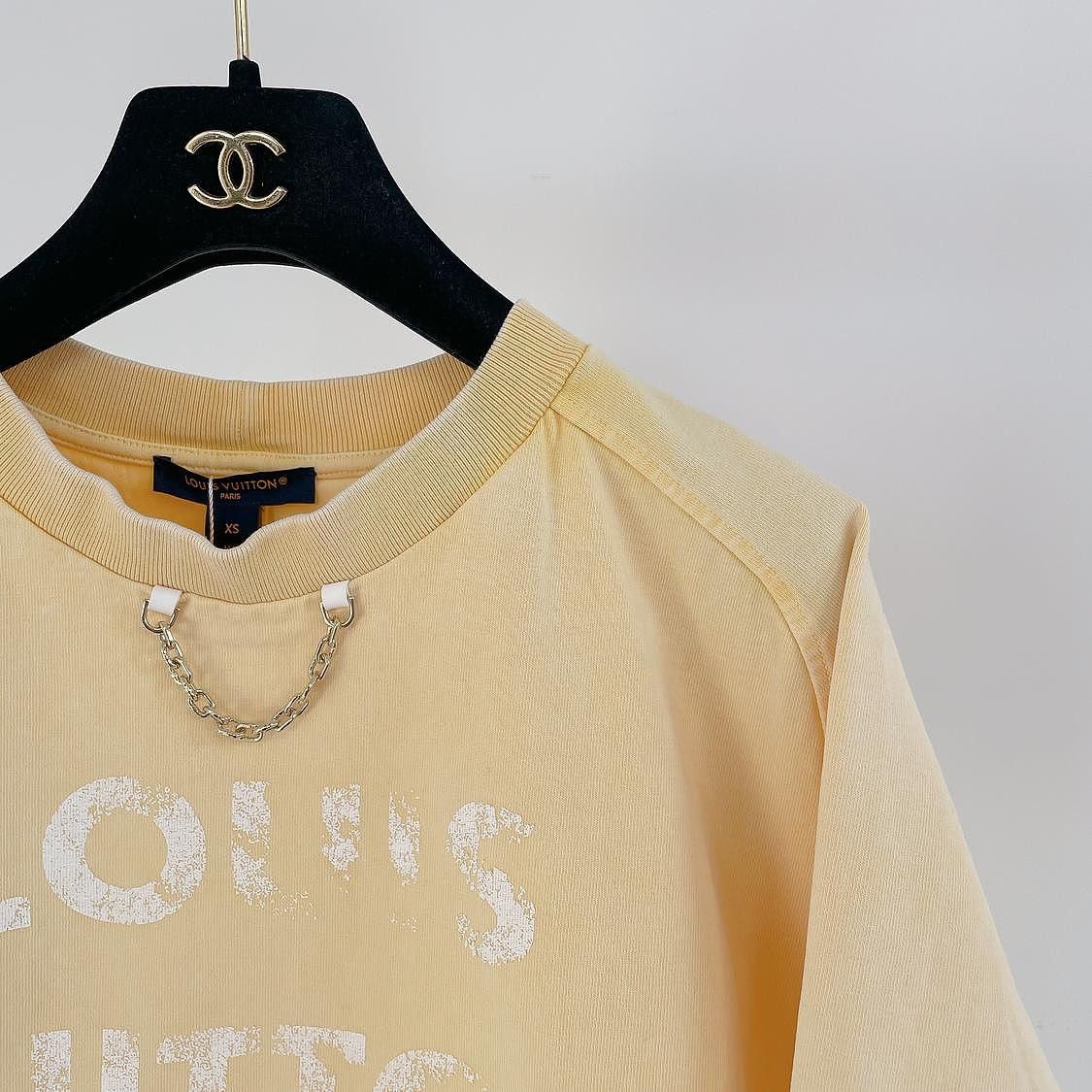 Louis Vuitton Louis Vuitton Chain Logo Short Sleeve T-Shirt Size XS Size XS / US 0-2 / IT 36-38 - 5 Thumbnail