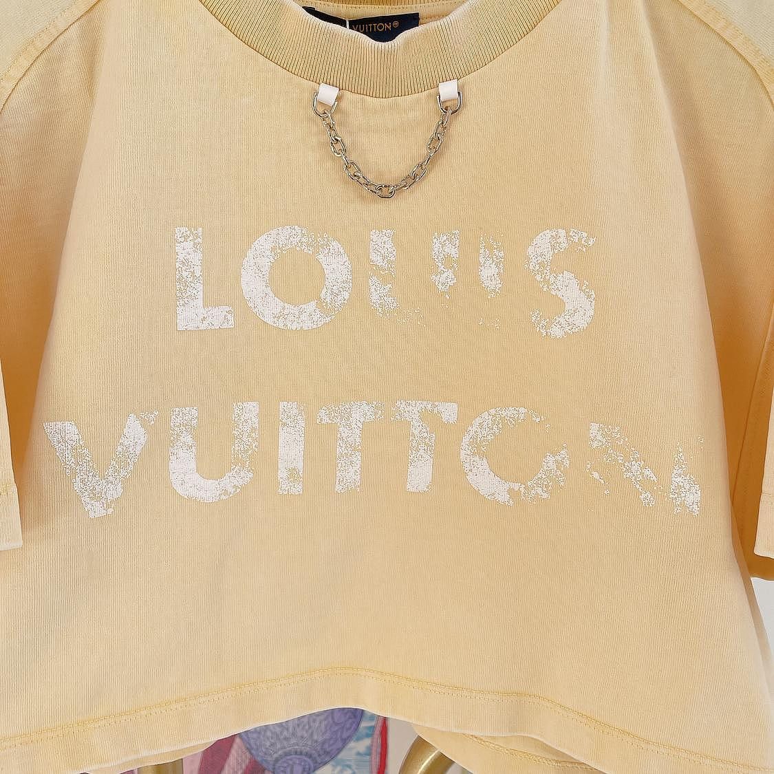 Louis Vuitton Louis Vuitton Chain Logo Short Sleeve T-Shirt Size XS Size XS / US 0-2 / IT 36-38 - 7 Thumbnail