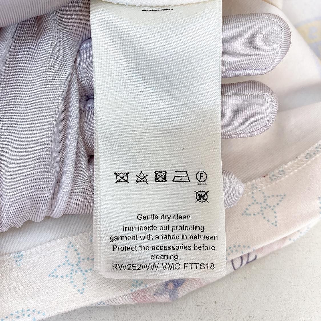 Louis Vuitton Louis Vuitton Graphic Print Monogram T-Shirt Size S Size S / US 4 / IT 40 - 4 Thumbnail