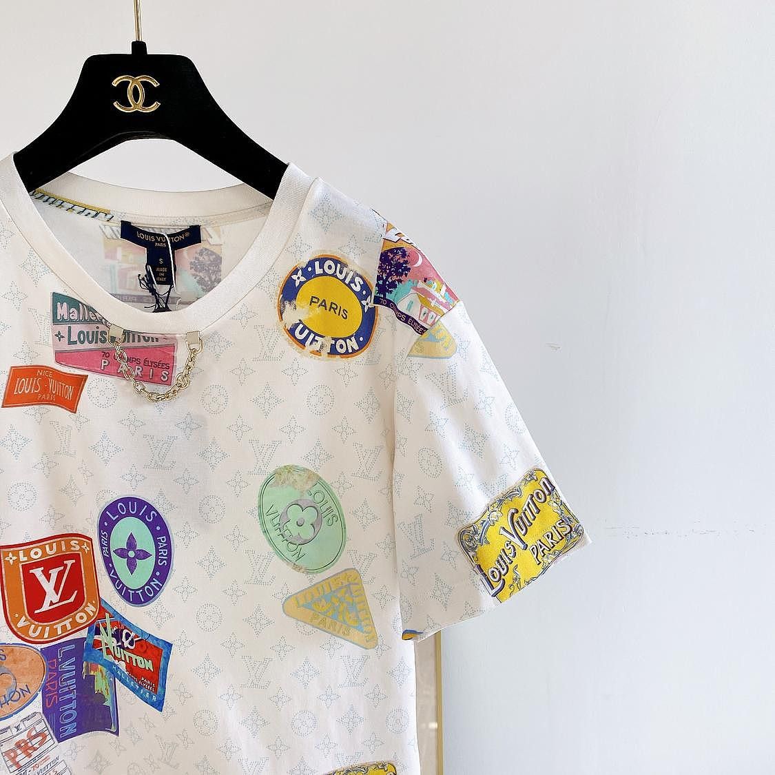 Louis Vuitton Louis Vuitton Graphic Print Monogram T-Shirt Size S Size S / US 4 / IT 40 - 6 Thumbnail