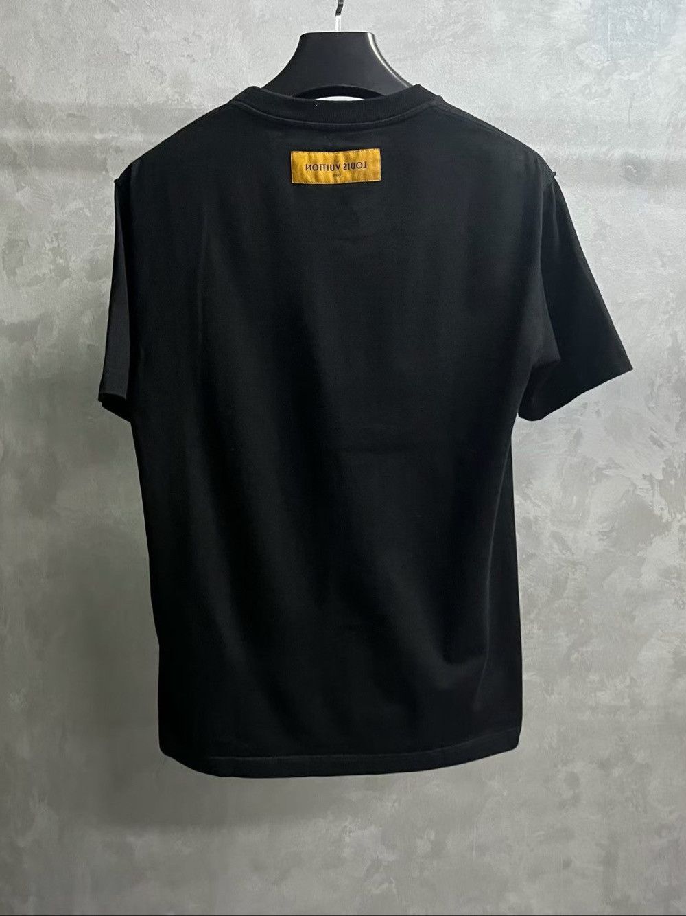 Louis Vuitton Louis Vuitton Graphic Print T-Shirt Size L Size US L / EU 52-54 / 3 - 2 Thumbnail