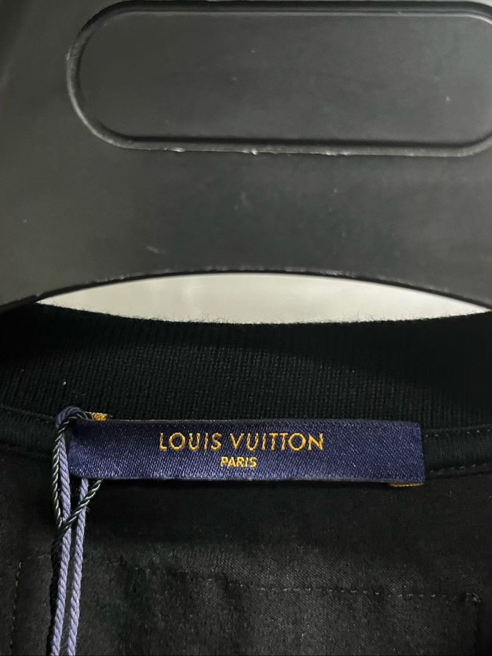 Louis Vuitton Louis Vuitton Graphic Print T-Shirt Size L Size US L / EU 52-54 / 3 - 3 Thumbnail