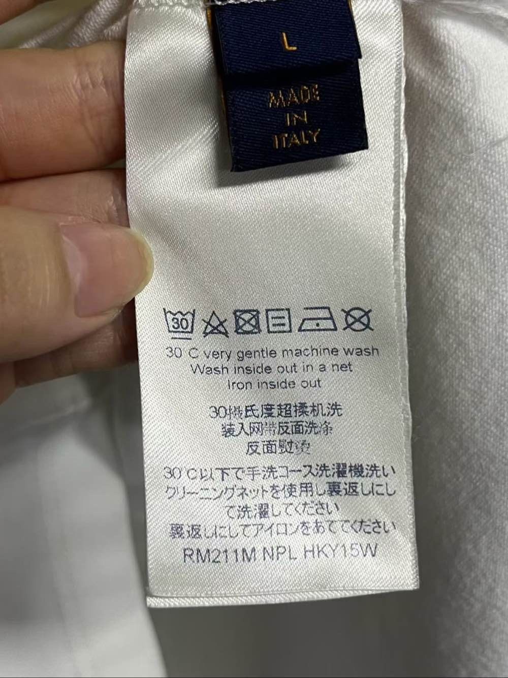 Louis Vuitton Louis Vuitton Graphic Short Sleeve T-Shirt Size L Size US L / EU 52-54 / 3 - 4 Thumbnail