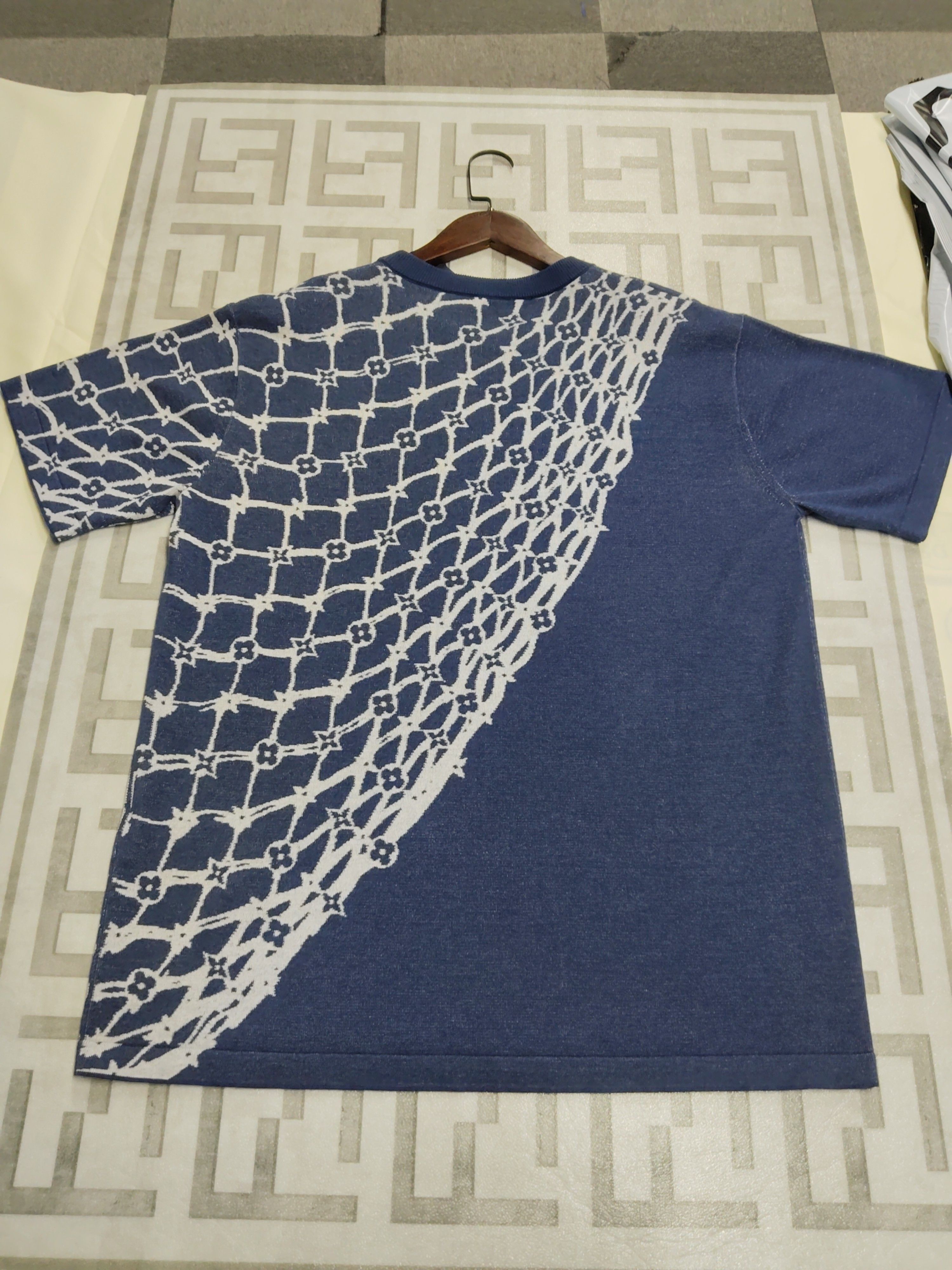 Louis Vuitton Louis Vuitton Monogram Net T-Shirt Size XL Size US XL / EU 56 / 4 - 2 Thumbnail