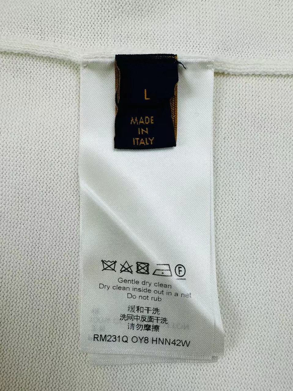 Louis Vuitton Louis Vuitton Logo Print T-Shirt Size L Size US L / EU 52-54 / 3 - 4 Thumbnail