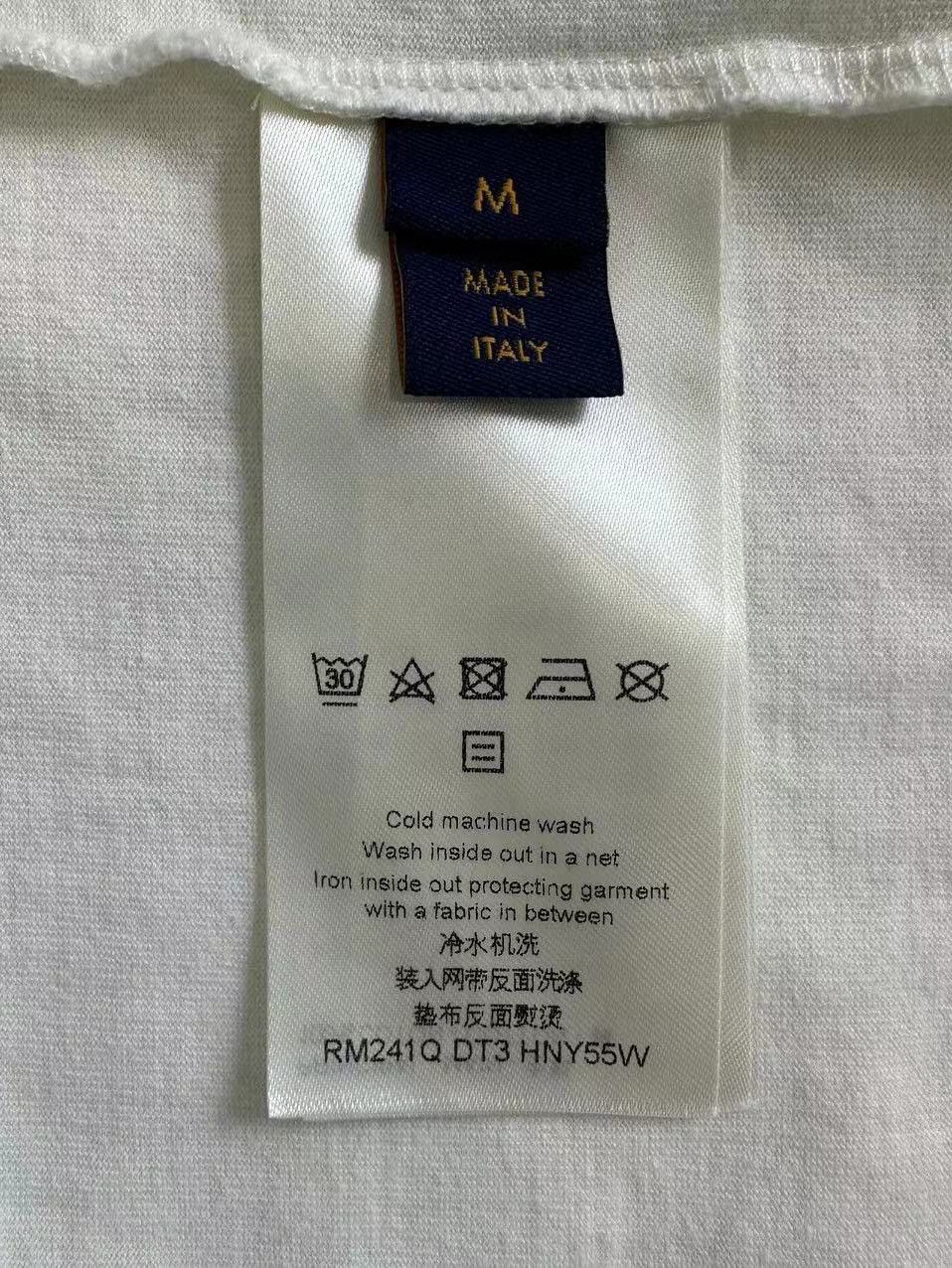 Louis Vuitton Louis Vuitton Debossed Logo T-Shirt Size M Size US M / EU 48-50 / 2 - 4 Thumbnail