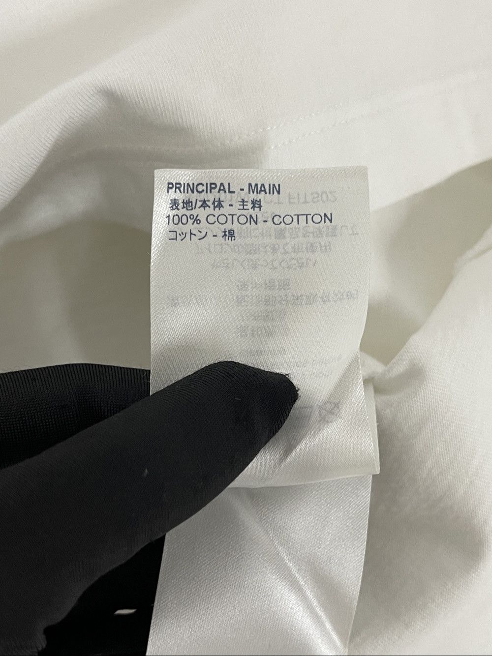 Louis Vuitton Louis Vuitton Chain Detail Logo T-Shirt Size XS Size XS / US 0-2 / IT 36-38 - 5 Thumbnail