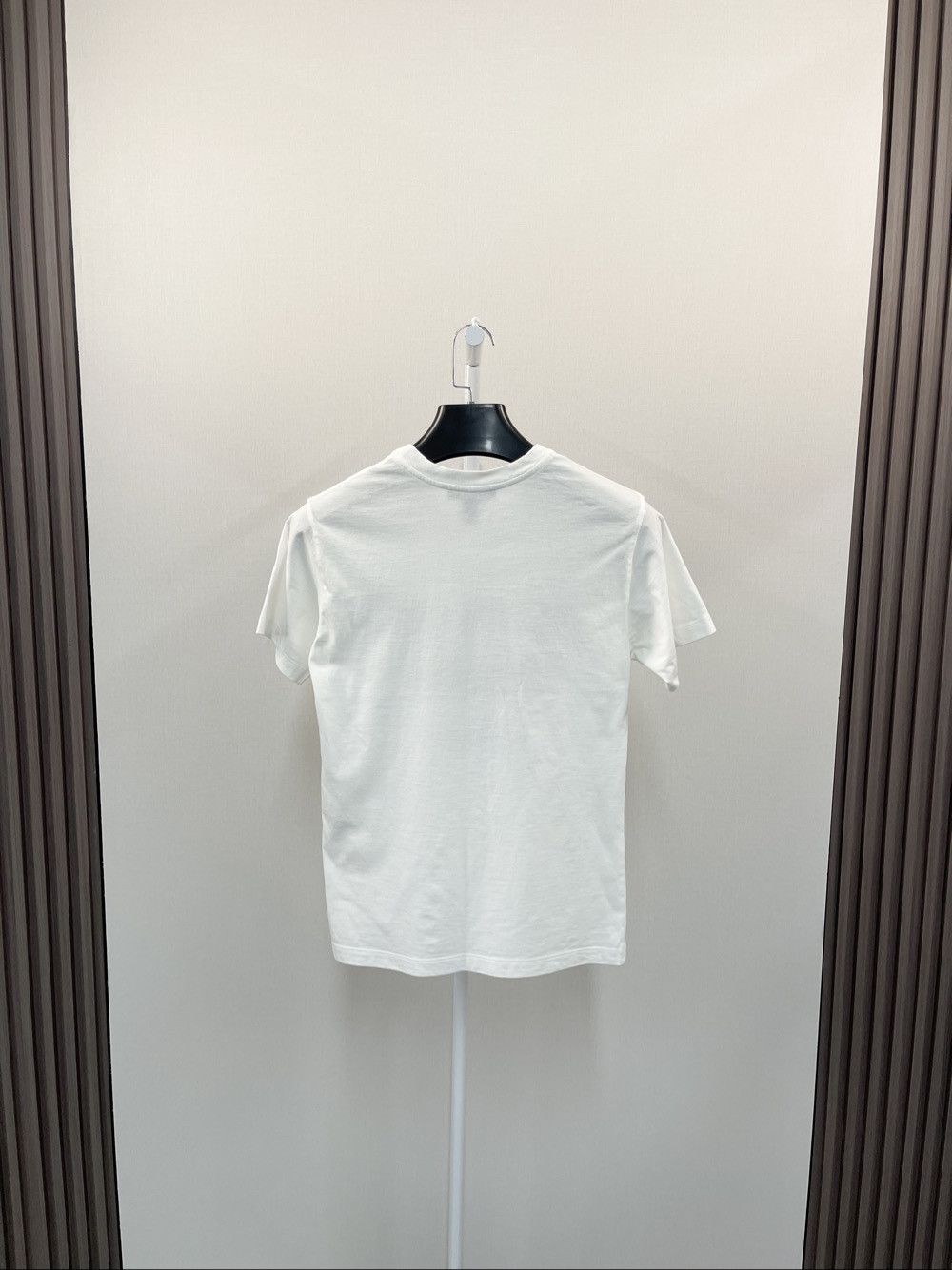 Louis Vuitton Louis Vuitton Chain Detail Logo T-Shirt Size XS Size XS / US 0-2 / IT 36-38 - 2 Thumbnail
