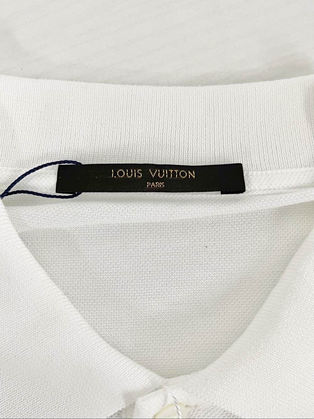 Louis Vuitton Louis Vuitton Embroidered Logo Polo Shirt Size L Size US L / EU 52-54 / 3 - 3 Thumbnail