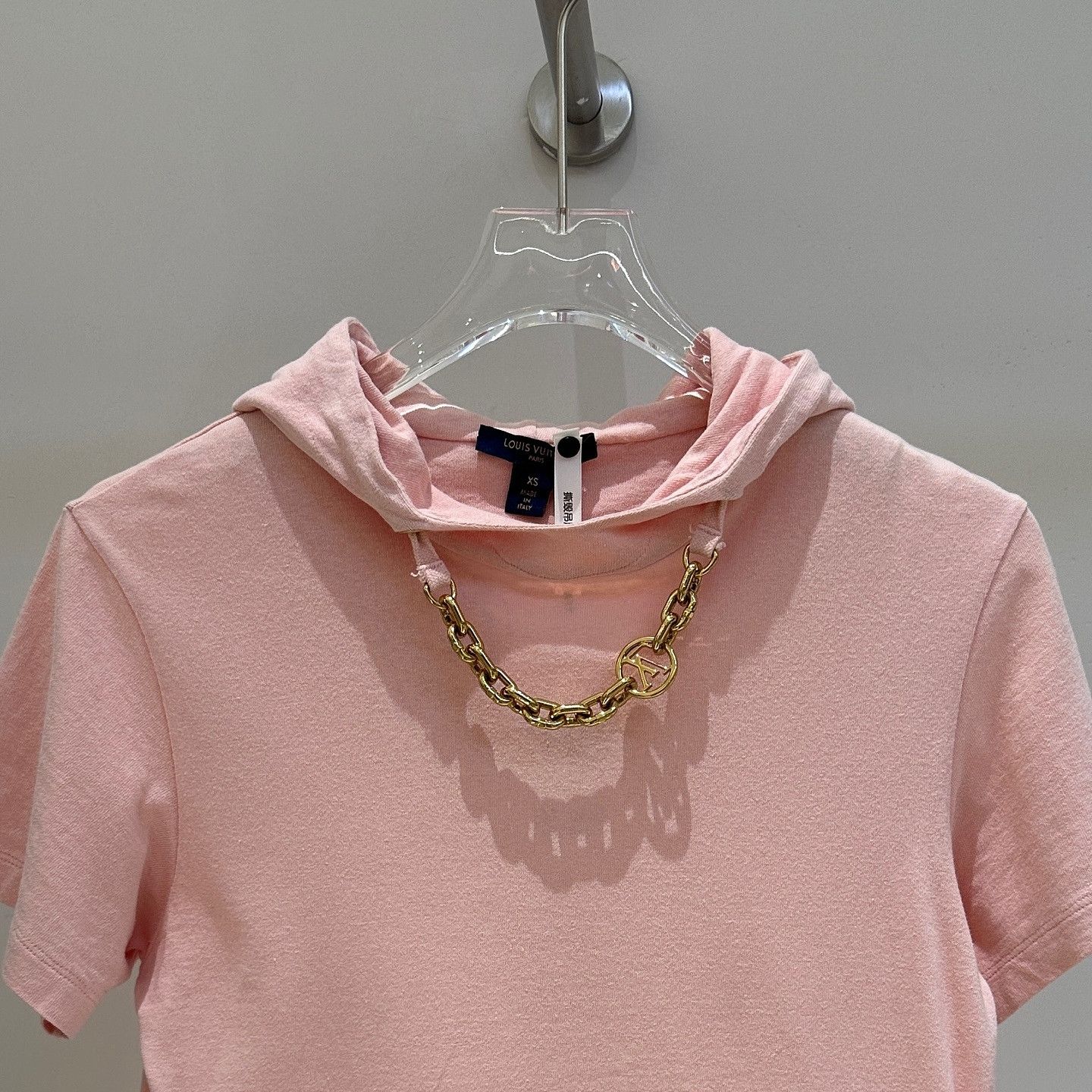 Louis Vuitton Louis Vuitton Pink Chain Hooded T-Shirt Size XS Size XS / US 0-2 / IT 36-38 - 5 Thumbnail