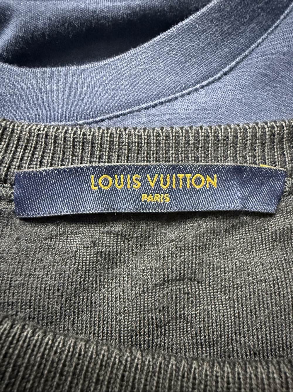Louis Vuitton Louis Vuitton Monogram Towel T-Shirt Size M Size US M / EU 48-50 / 2 - 3 Thumbnail