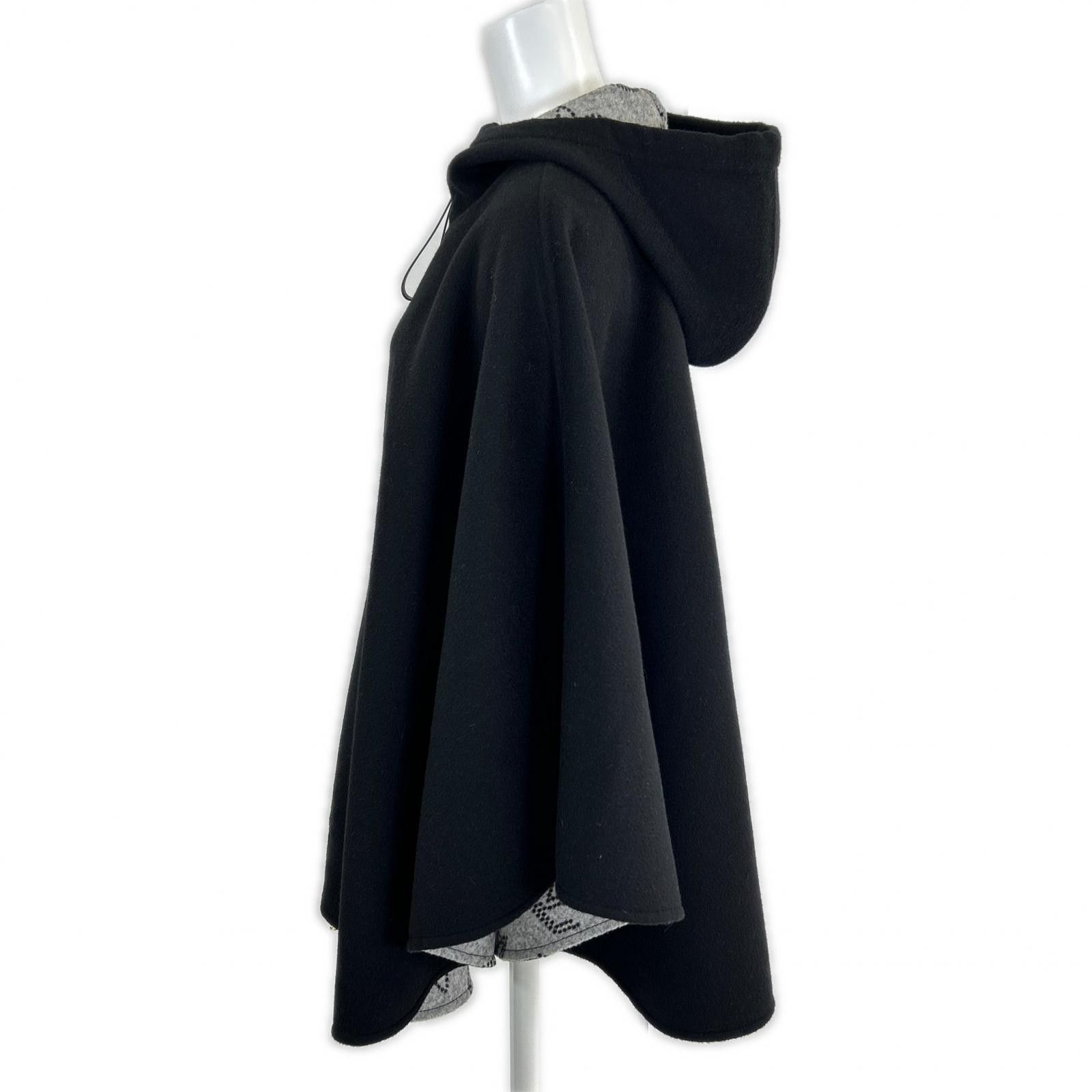 Louis Vuitton Louis Vuitton Louis Vuitton Mahina Monogram Wool Cape Textile Outerwear FSCO08 DUTY FREE for USA Size ONE SIZE - 6 Thumbnail