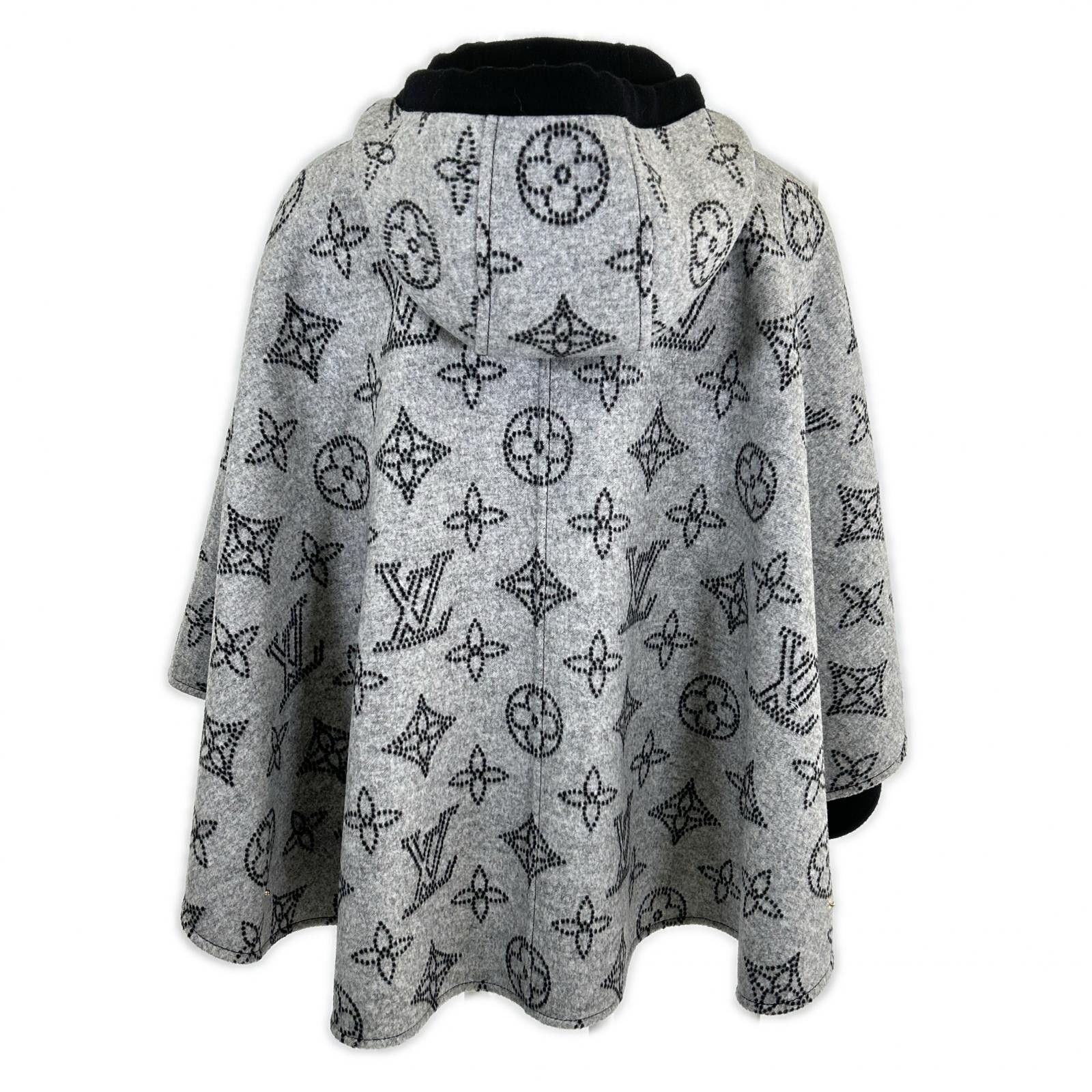 Louis Vuitton Louis Vuitton Louis Vuitton Mahina Monogram Wool Cape Textile Outerwear FSCO08 DUTY FREE for USA Size ONE SIZE - 3 Thumbnail