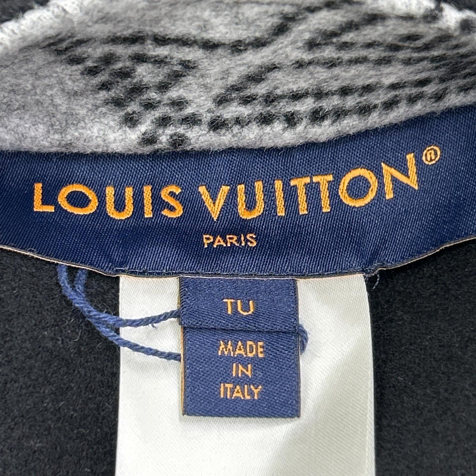 Louis Vuitton Louis Vuitton Louis Vuitton Mahina Monogram Wool Cape Textile Outerwear FSCO08 DUTY FREE for USA Size ONE SIZE - 9 Thumbnail