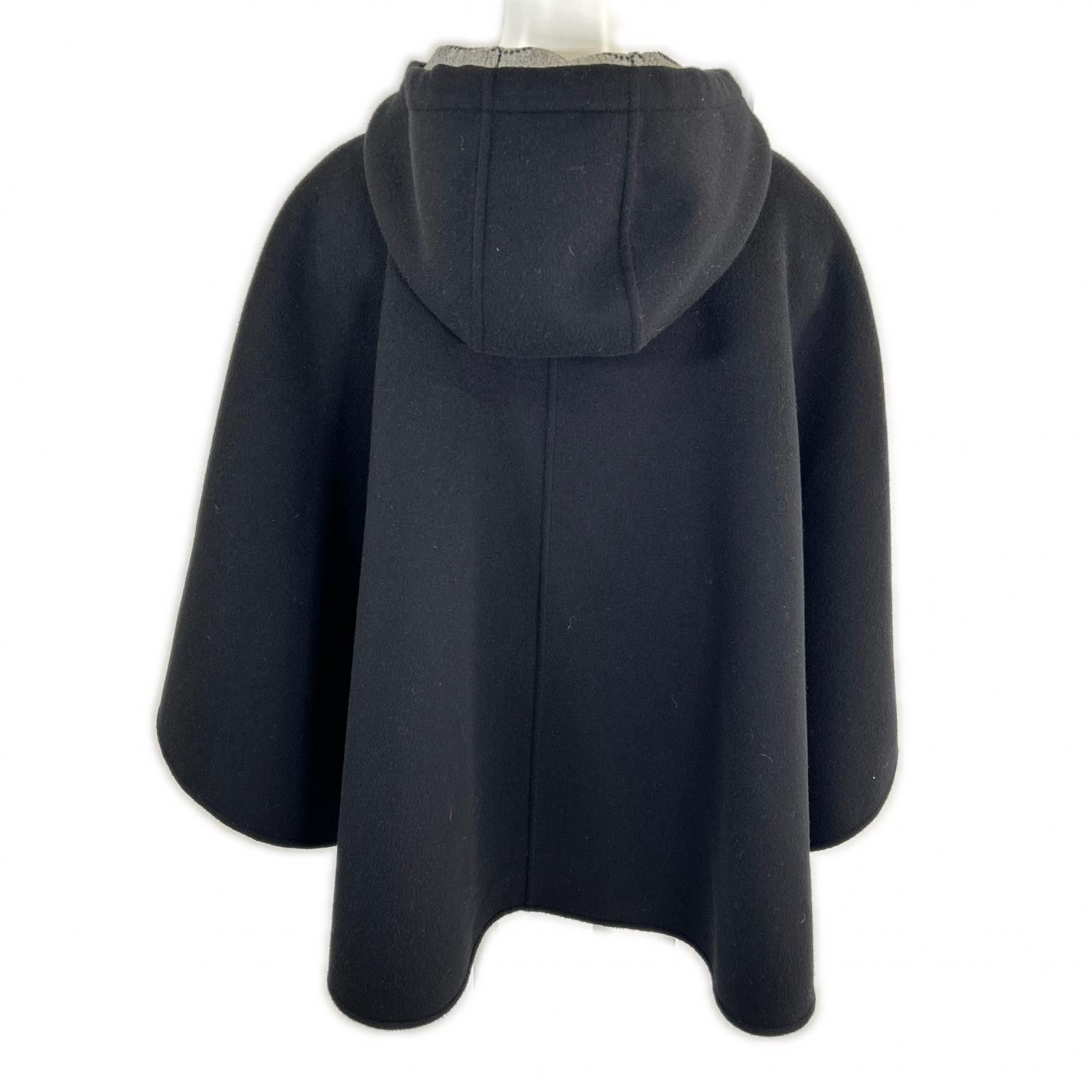 Louis Vuitton Louis Vuitton Louis Vuitton Mahina Monogram Wool Cape Textile Outerwear FSCO08 DUTY FREE for USA Size ONE SIZE - 7 Thumbnail