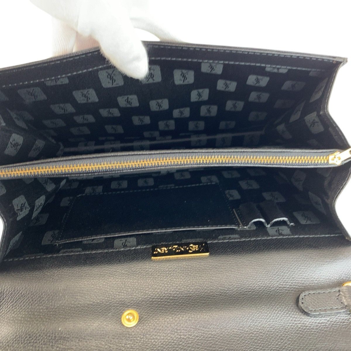 Yves Saint Laurent Yves Saint Laurent Yves Saint Laurent Leather Clutch Bag Leather Clutch Bag DUTY FREE for USA Size ONE SIZE - 8 Thumbnail