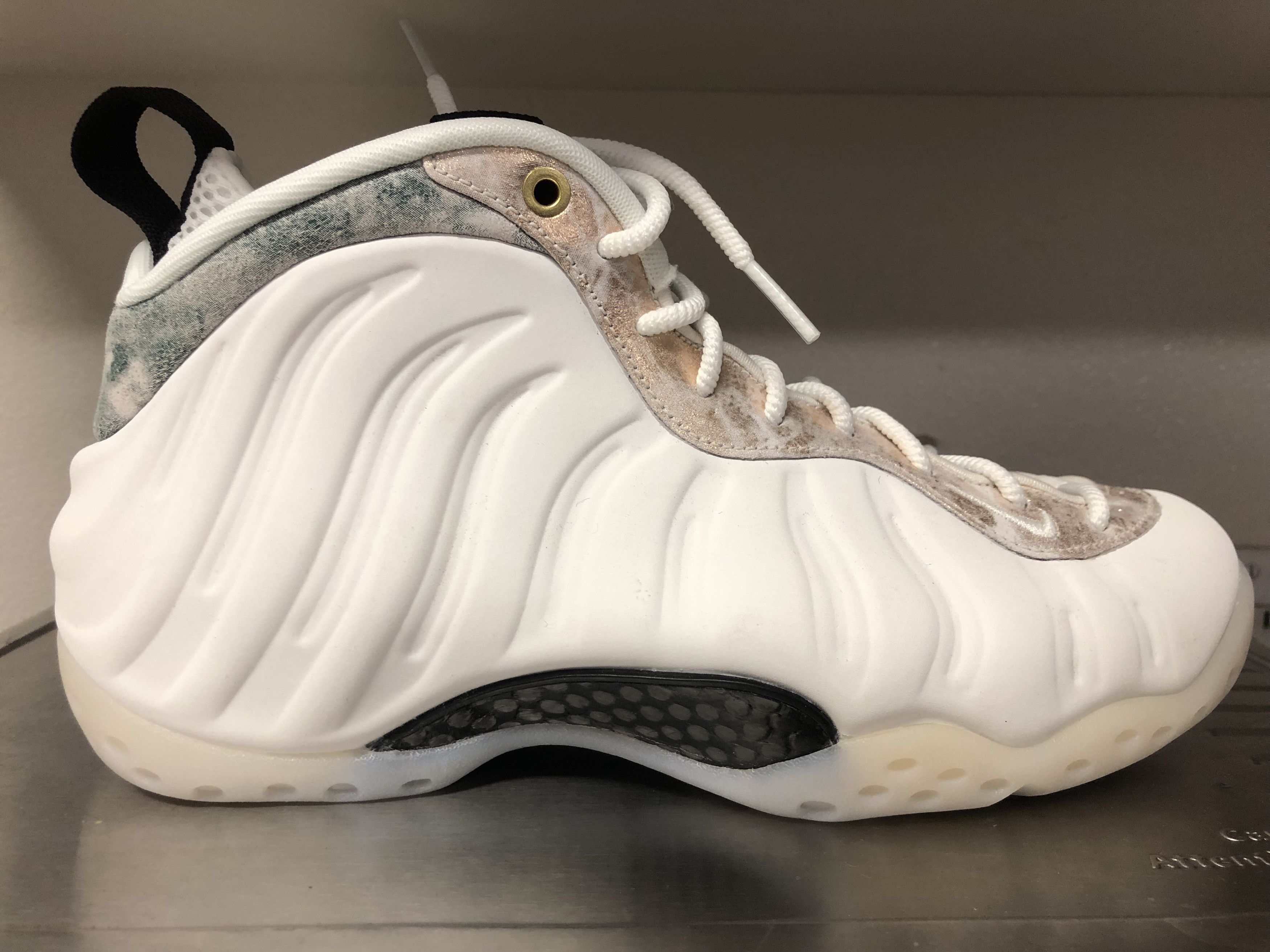 Nike air foamposite summit white best sale