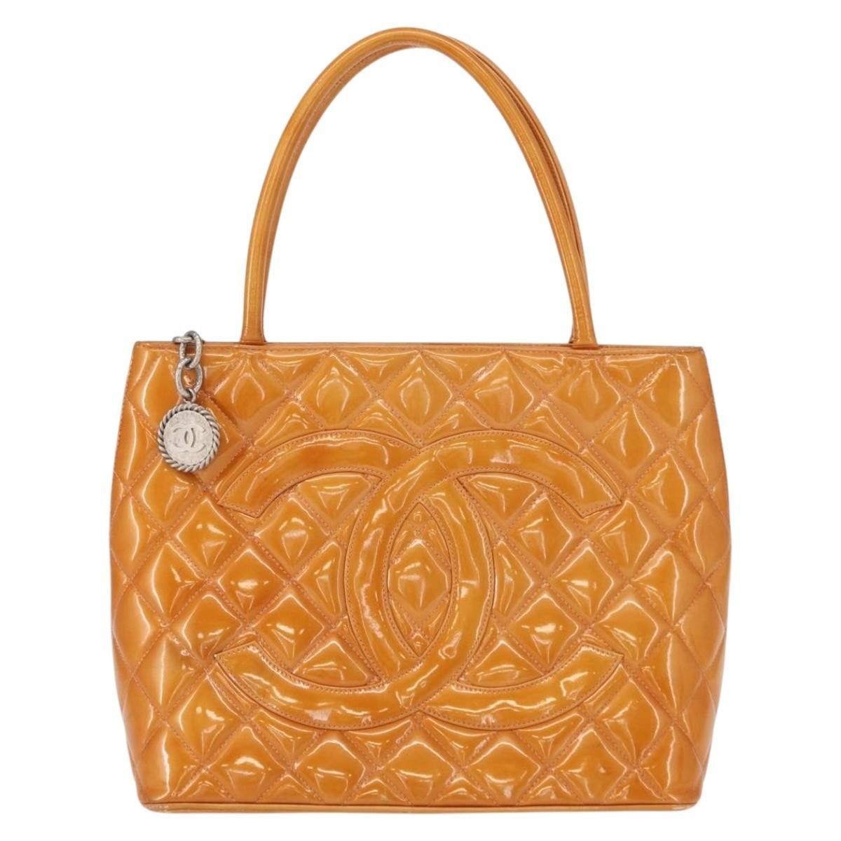 Chanel Chanel Medallion Tote Quilted Patent Size ONE SIZE - 23 Thumbnail